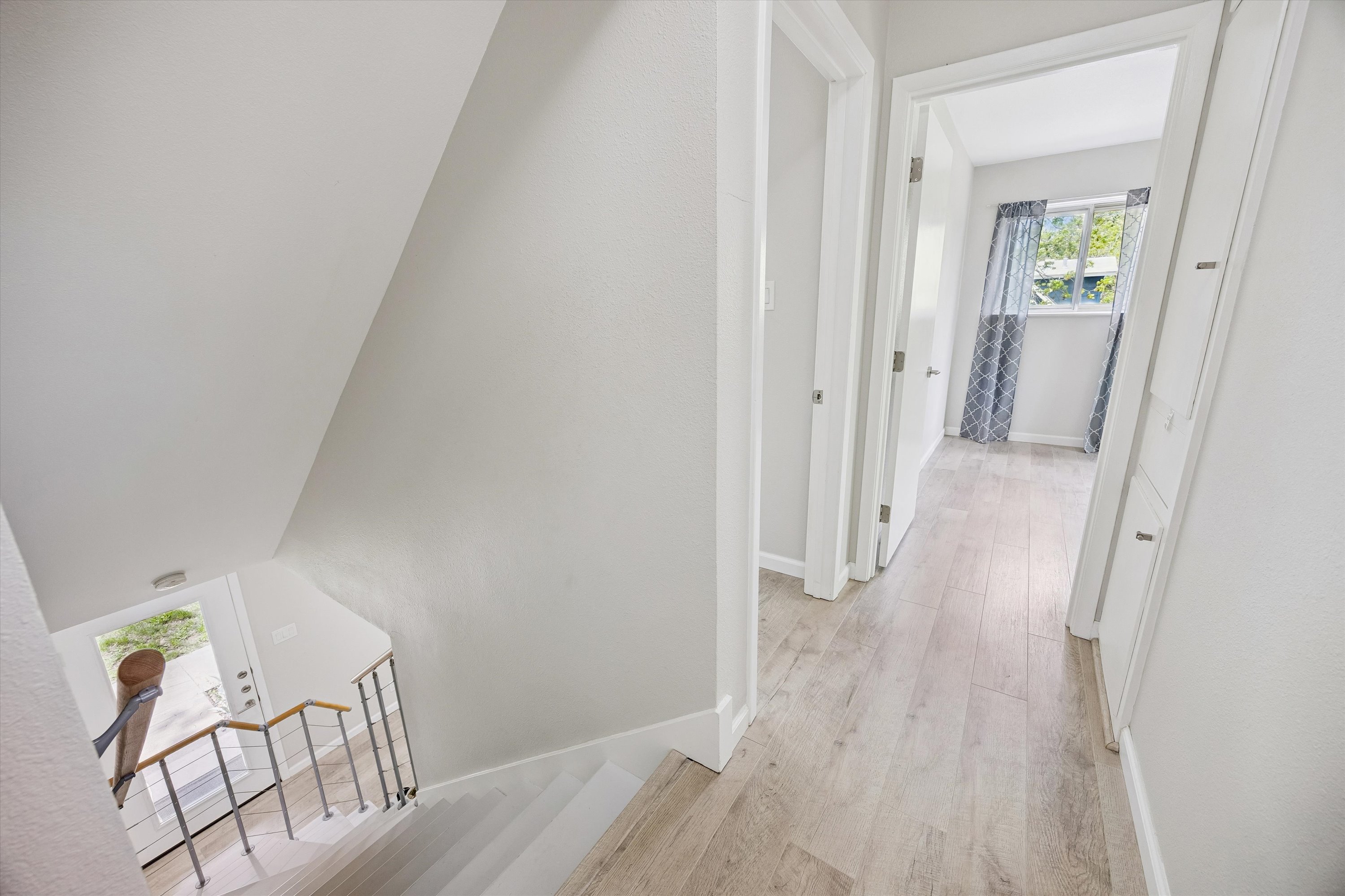 2118 Vanderbilt Lane 