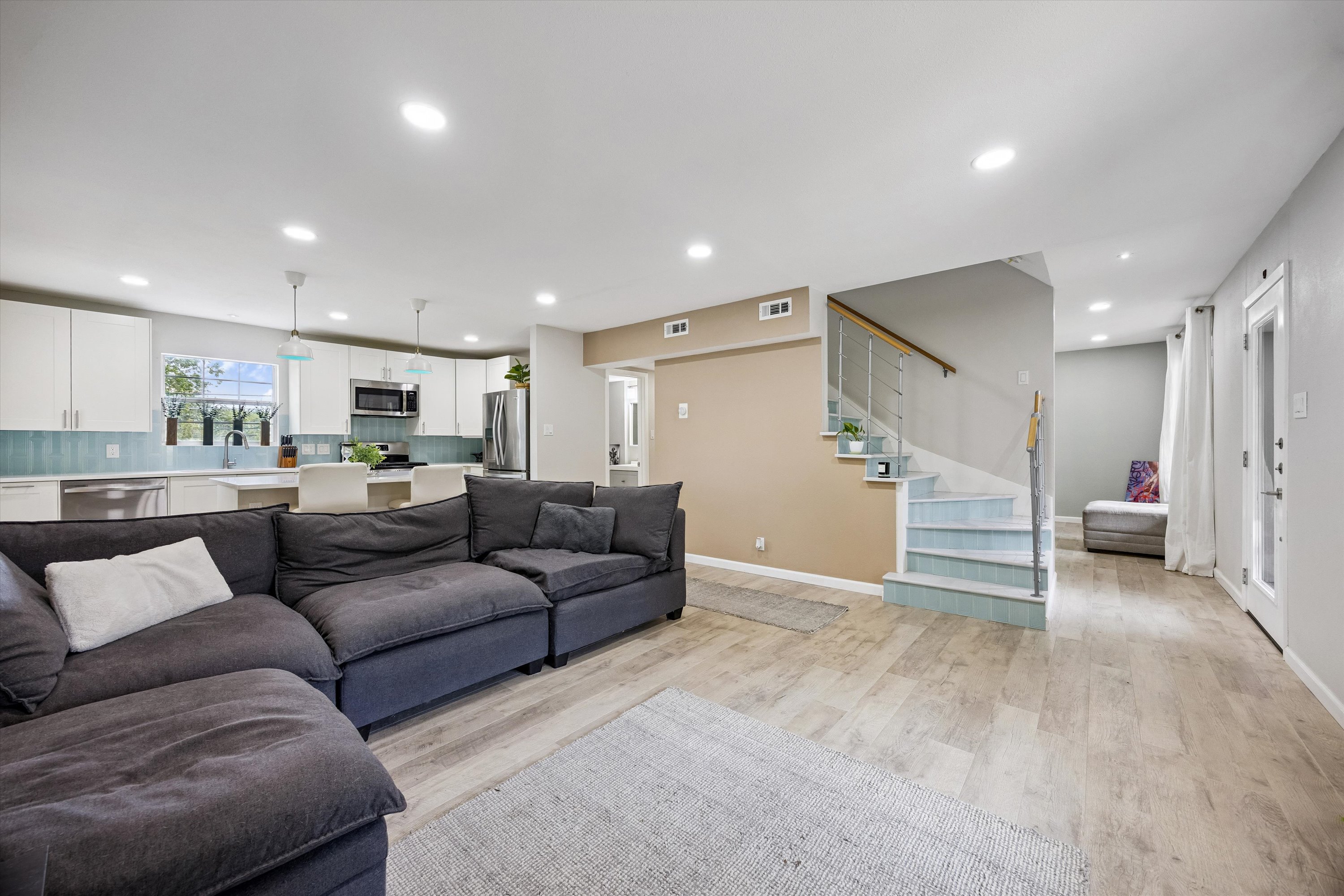 2118 Vanderbilt Lane 