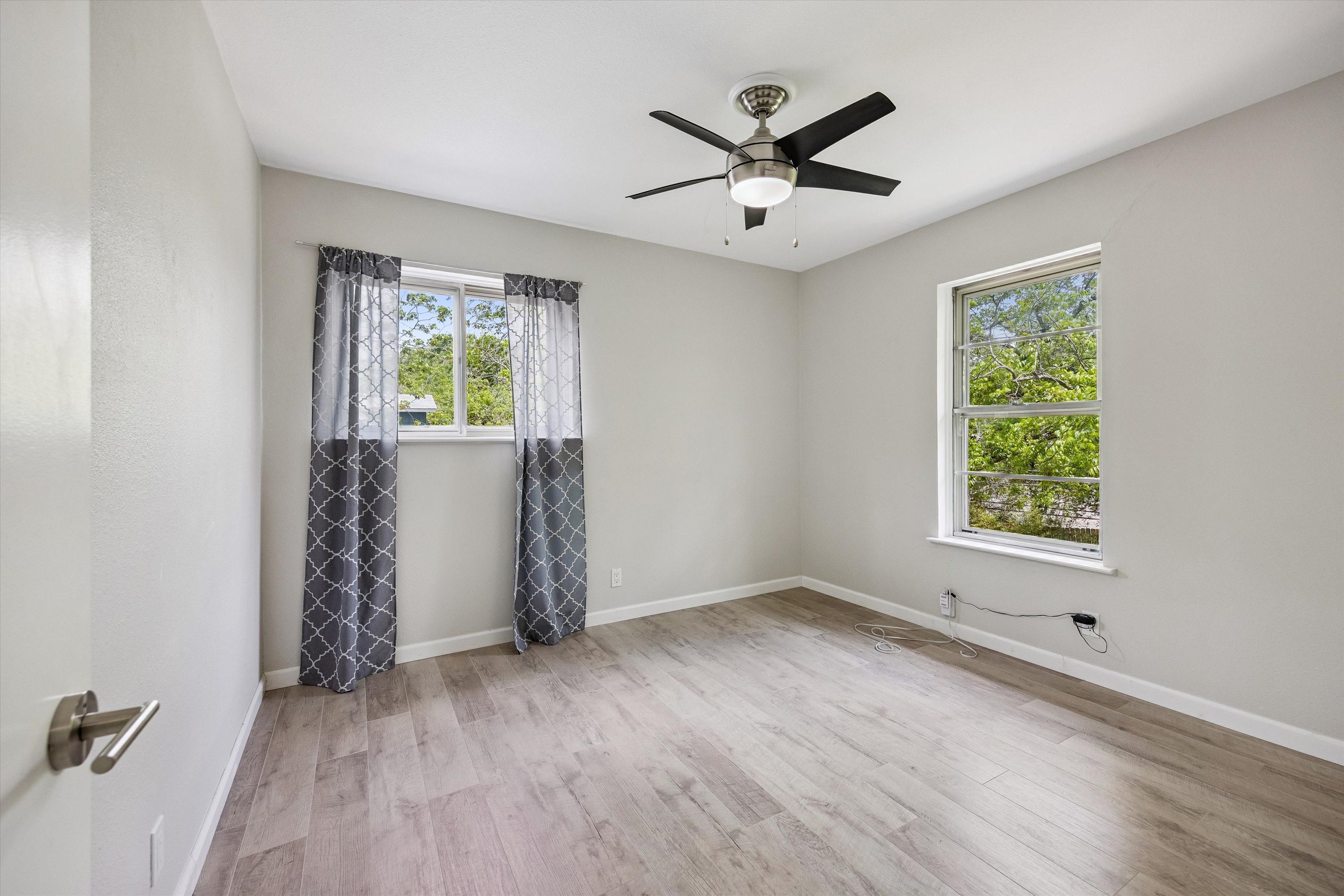 2118 Vanderbilt Lane 