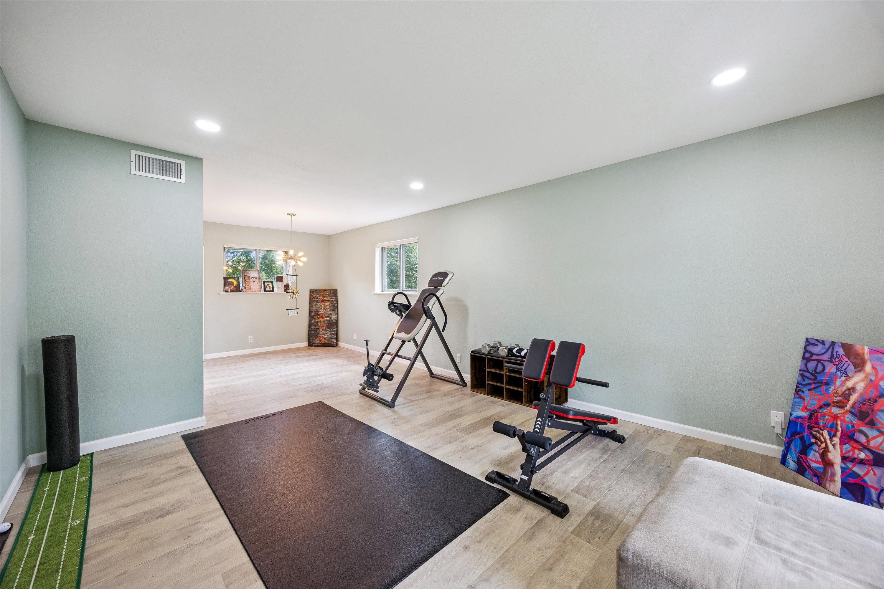 2118 Vanderbilt Lane 