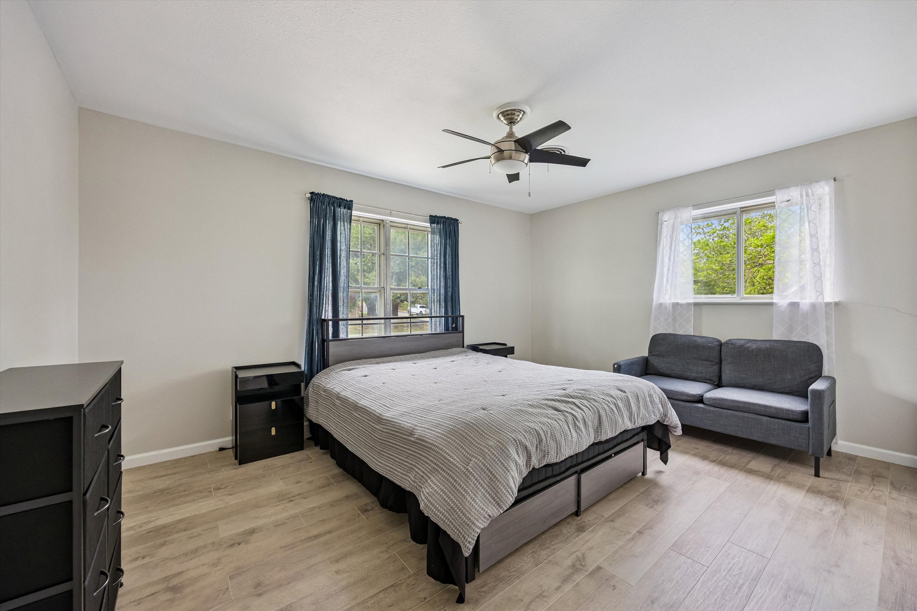 2118 Vanderbilt Lane 