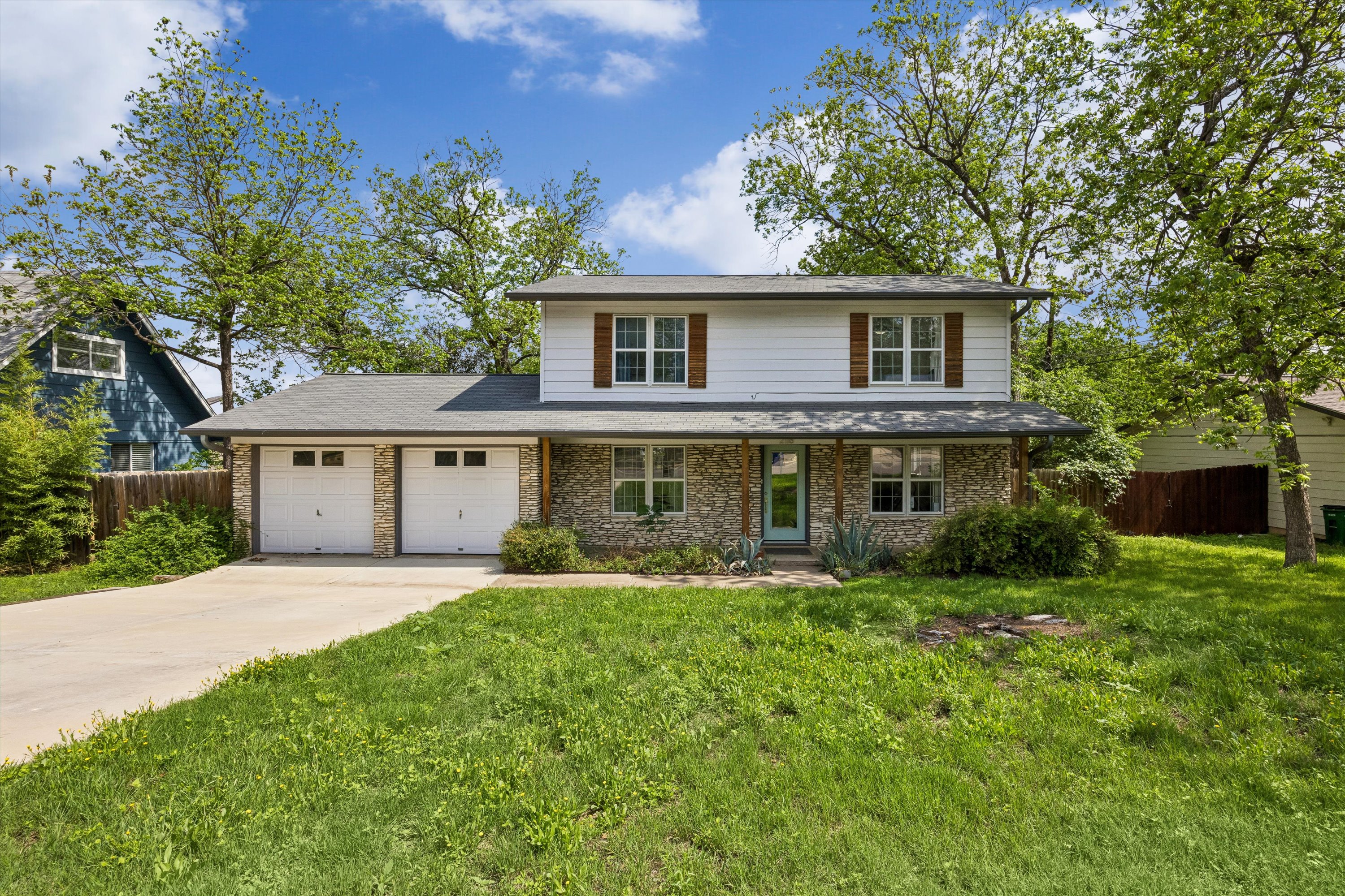 2118 Vanderbilt Lane 