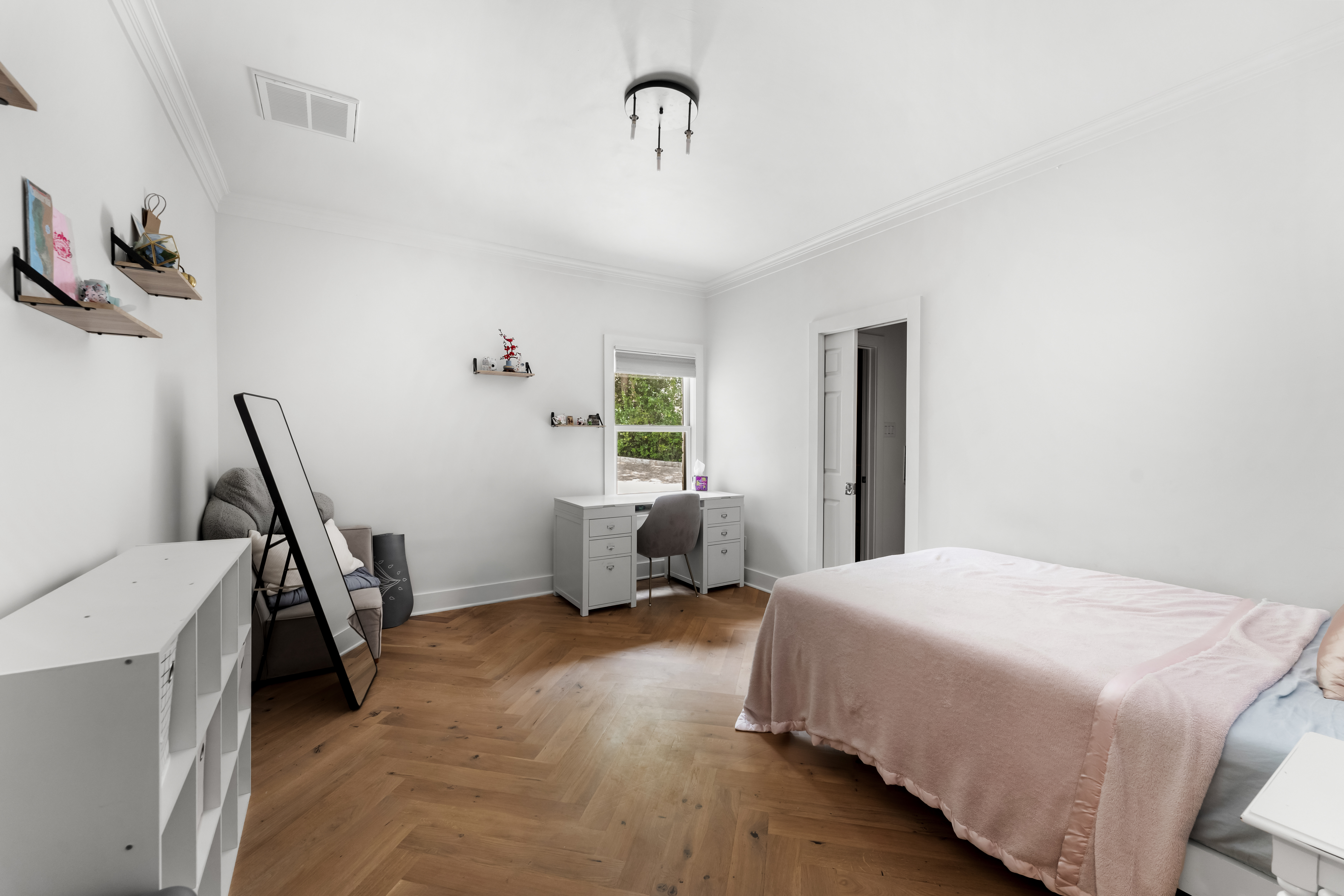 5 Clarendon Lane 