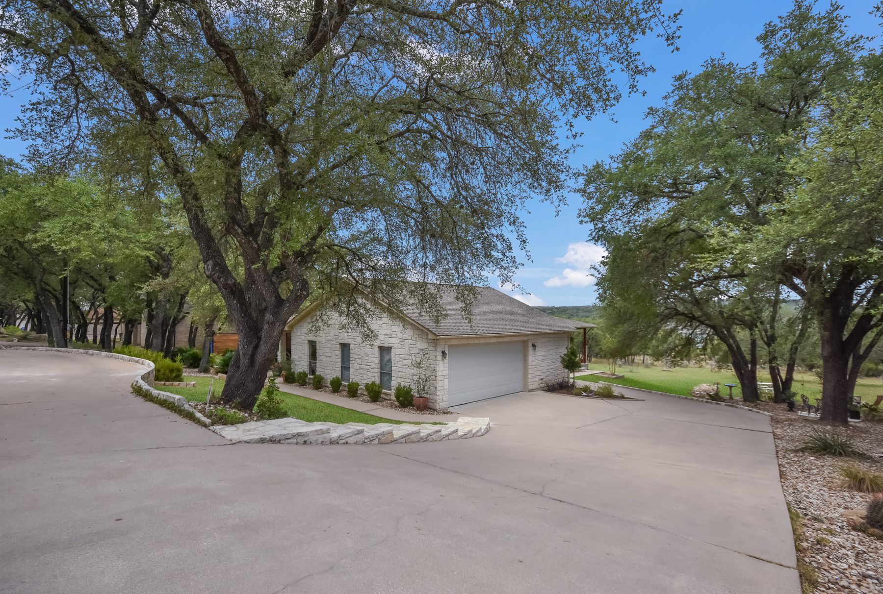 21523 Lakefront Drive 