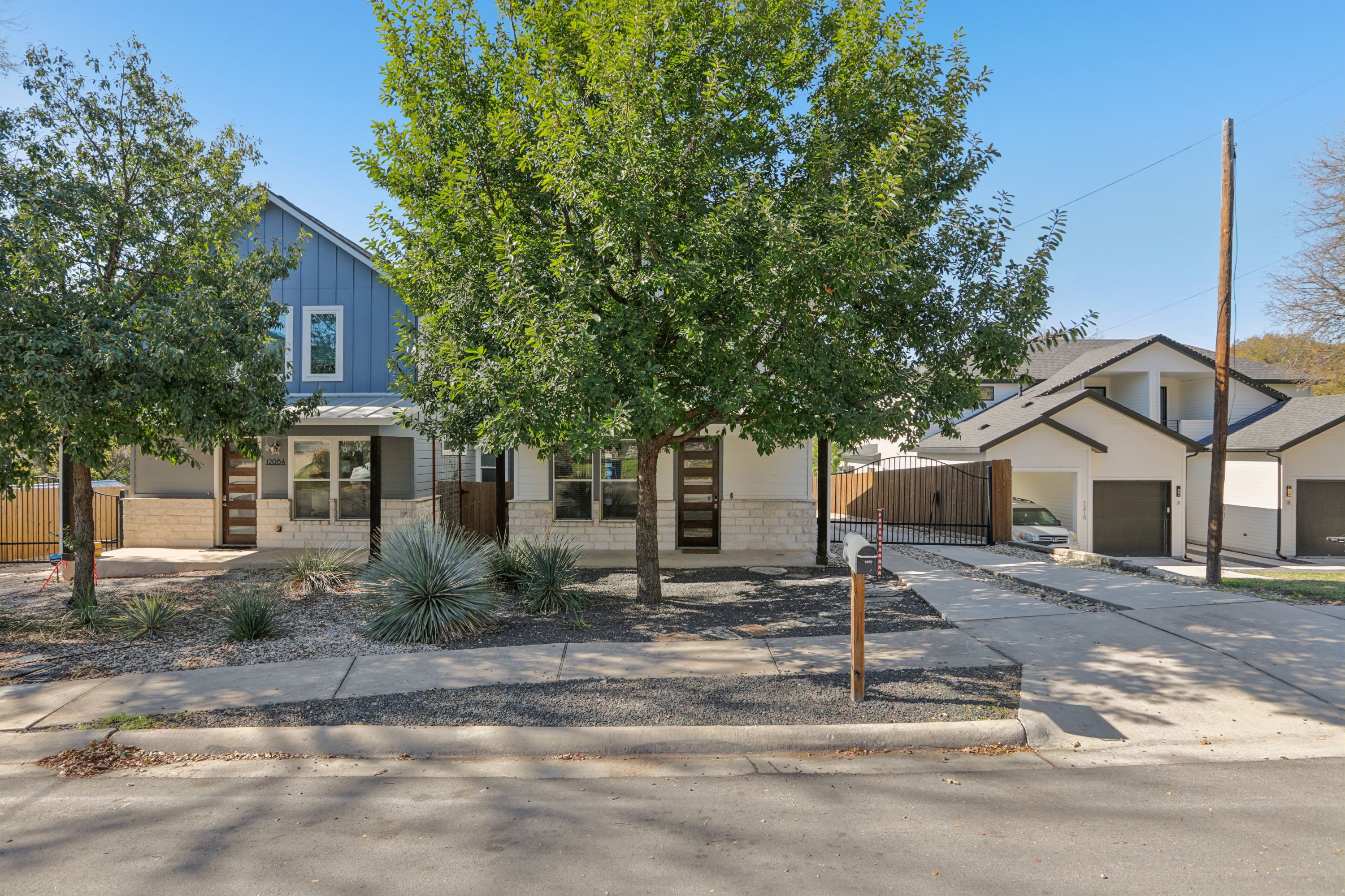 1206 Deloney Street Unit B