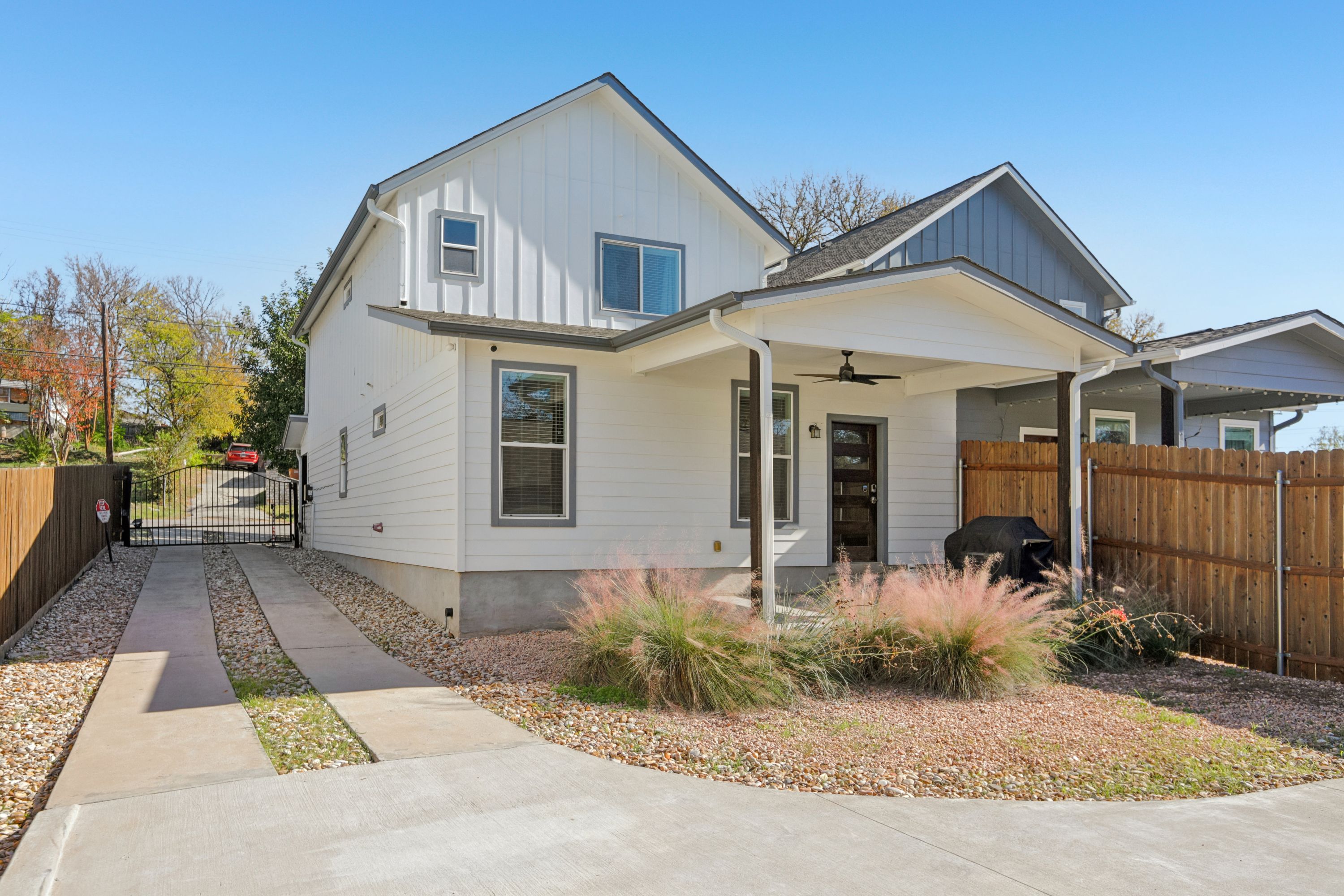 1206 Deloney Street Unit B