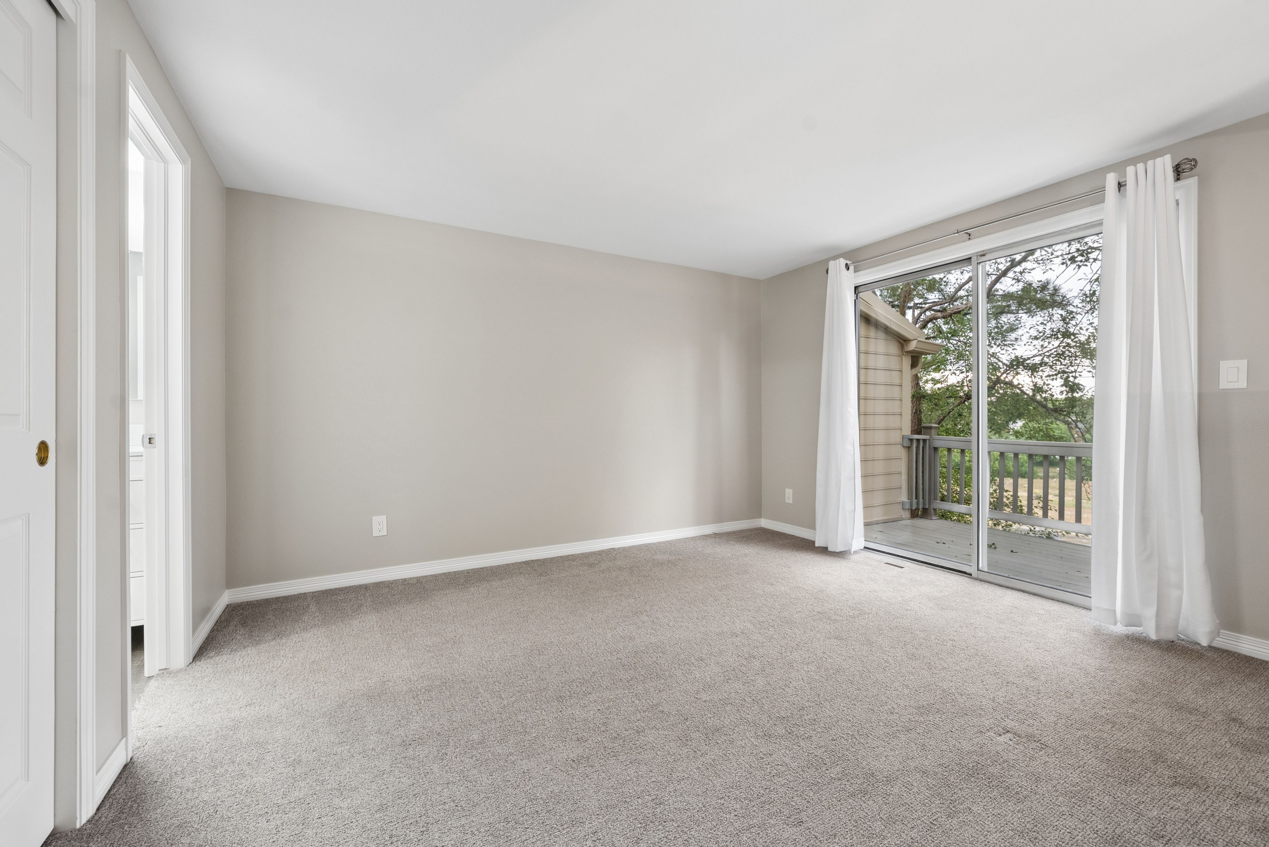 6043 E Briarwood Drive 