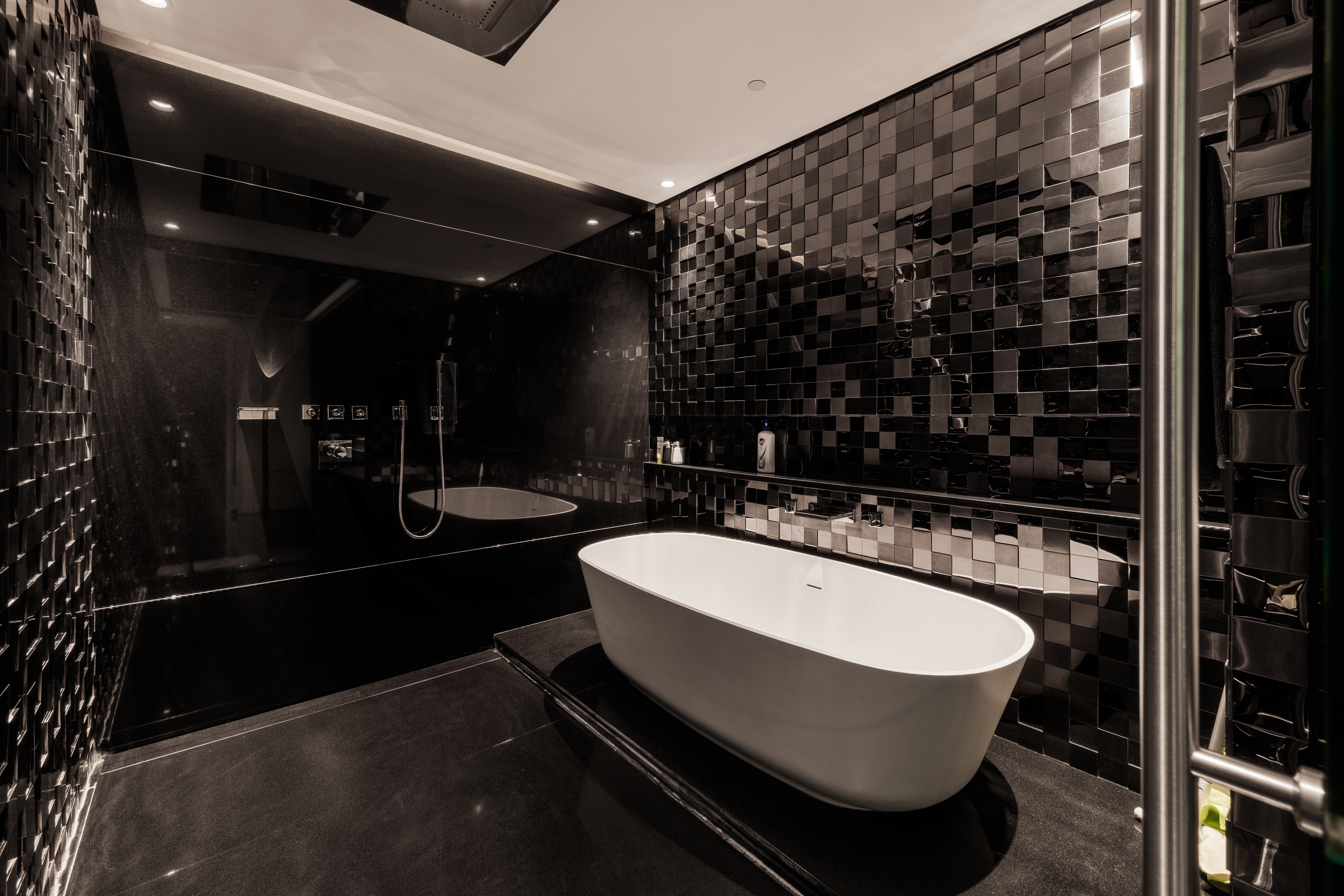East Gallery Place 28th Street, corner 11th Ave Fort Bonifacio Global City