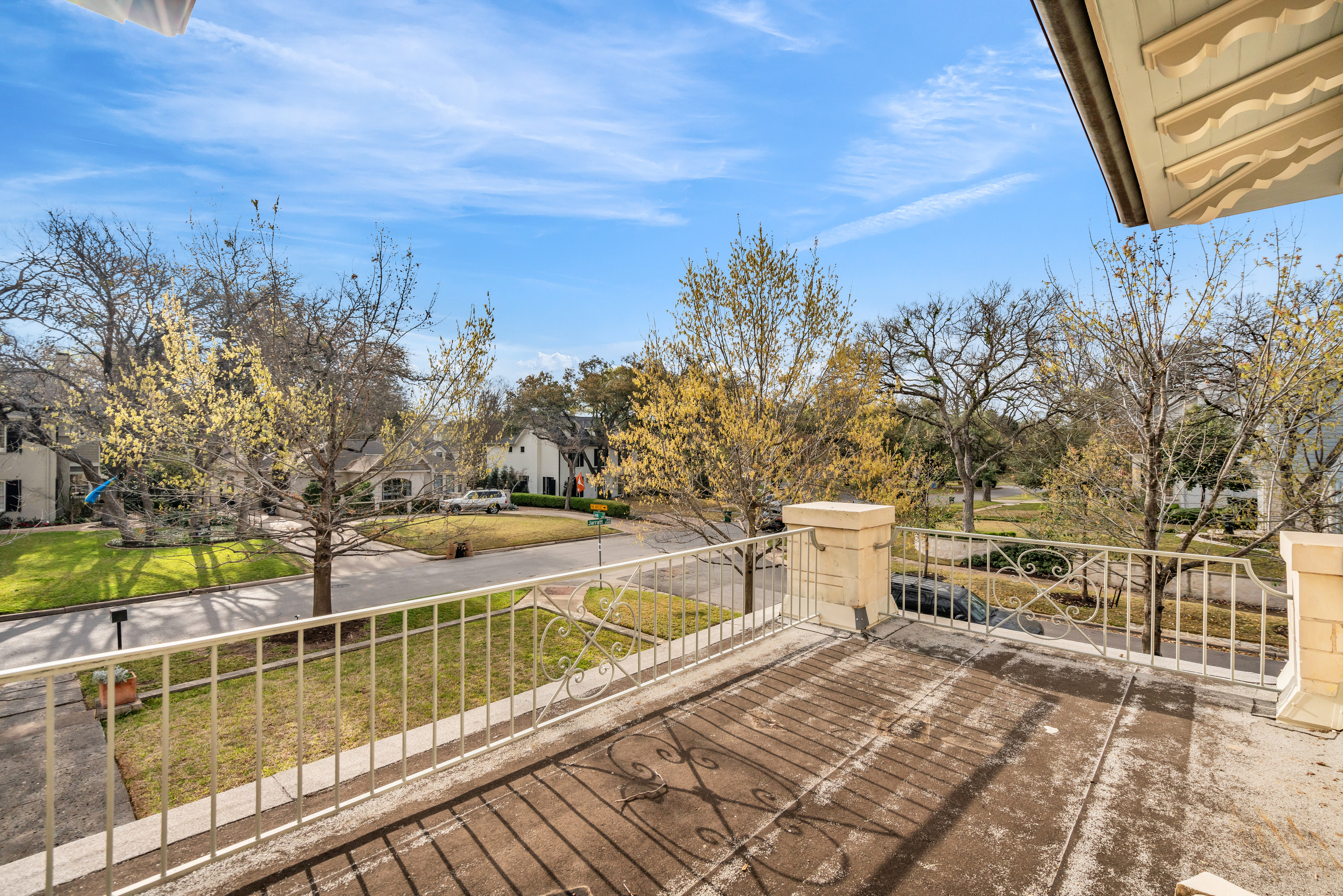2500 Jarratt Avenue 