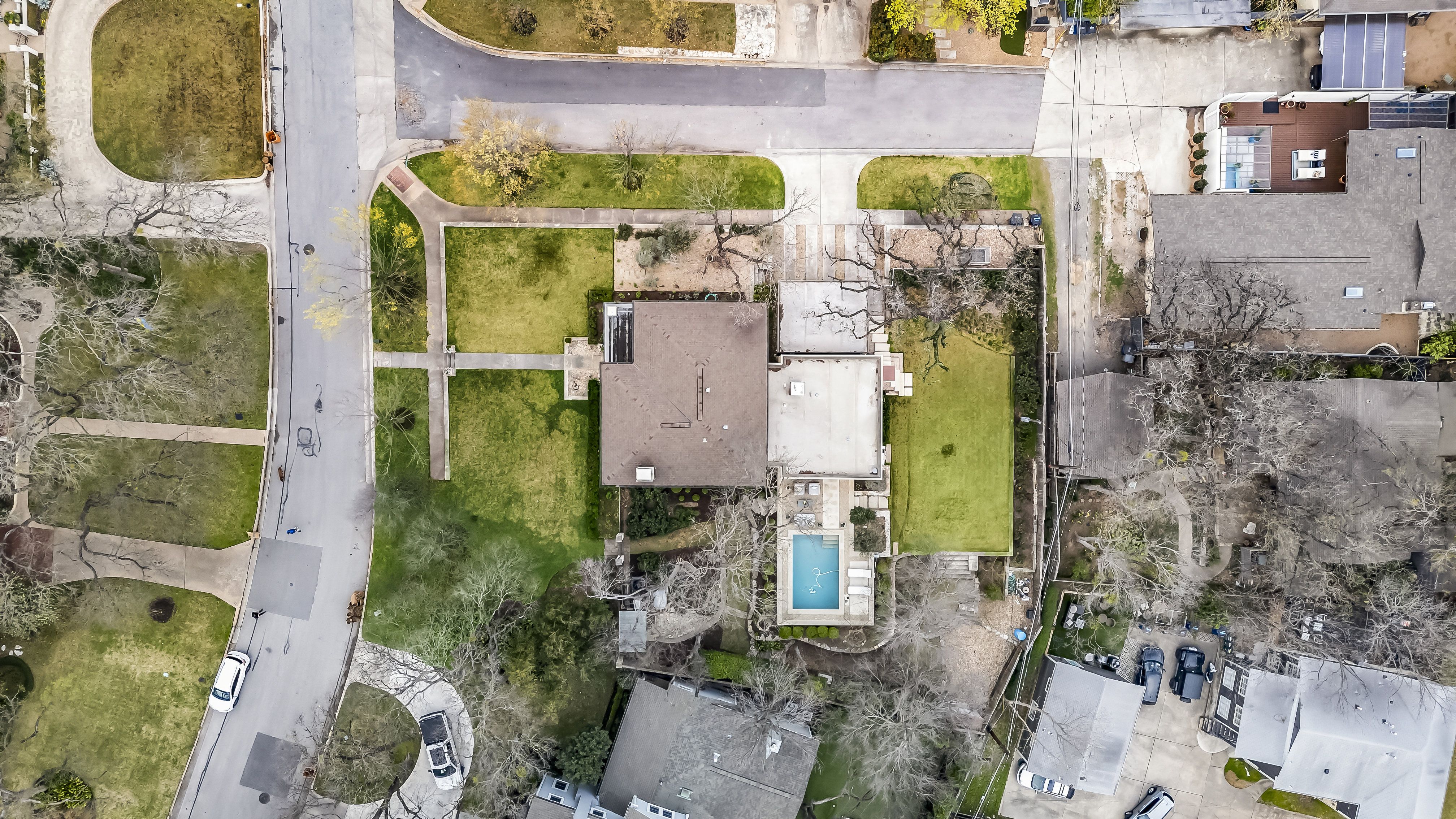 2500 Jarratt Avenue 