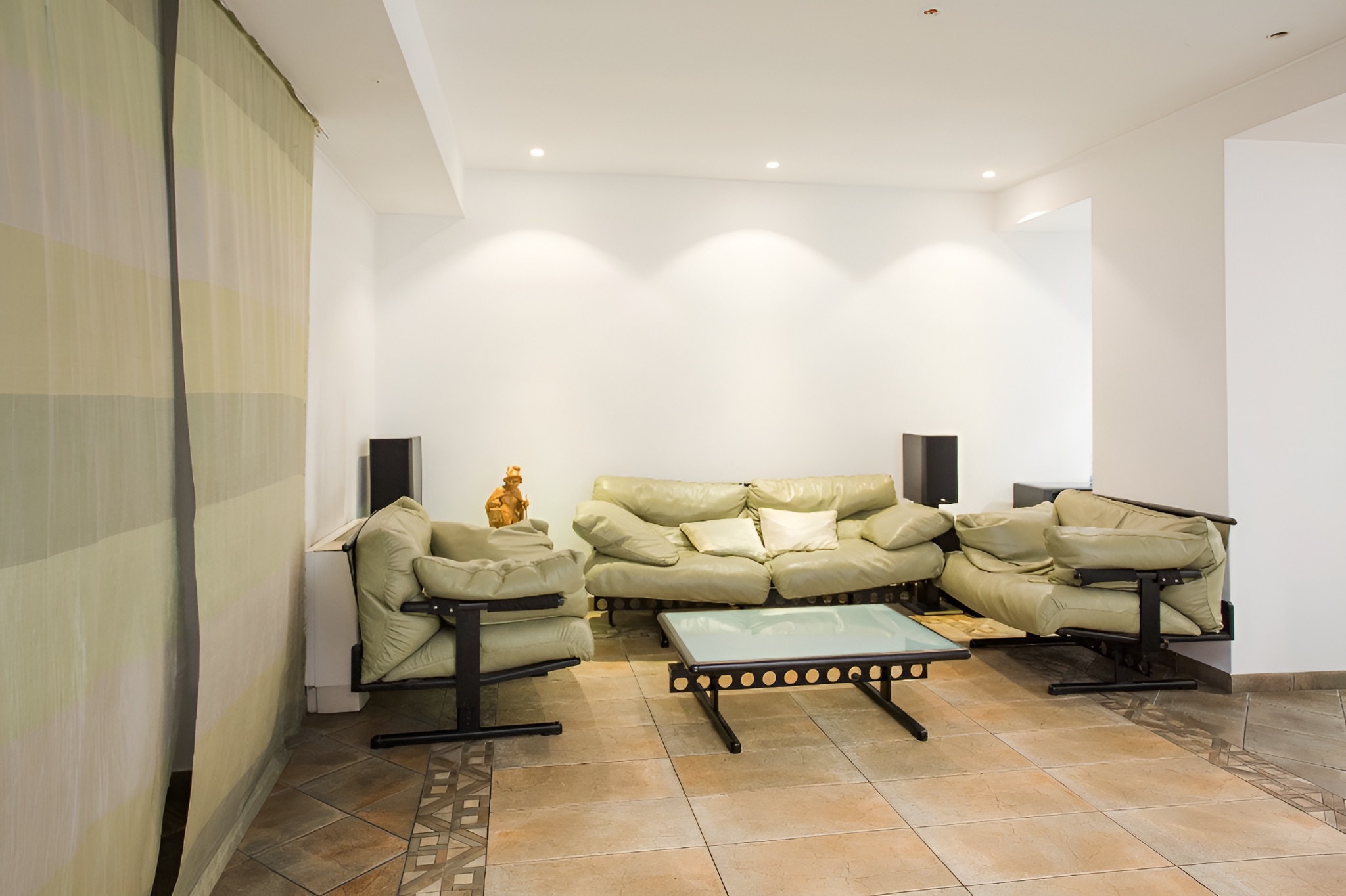 Dorobanți - ”Capitale” 