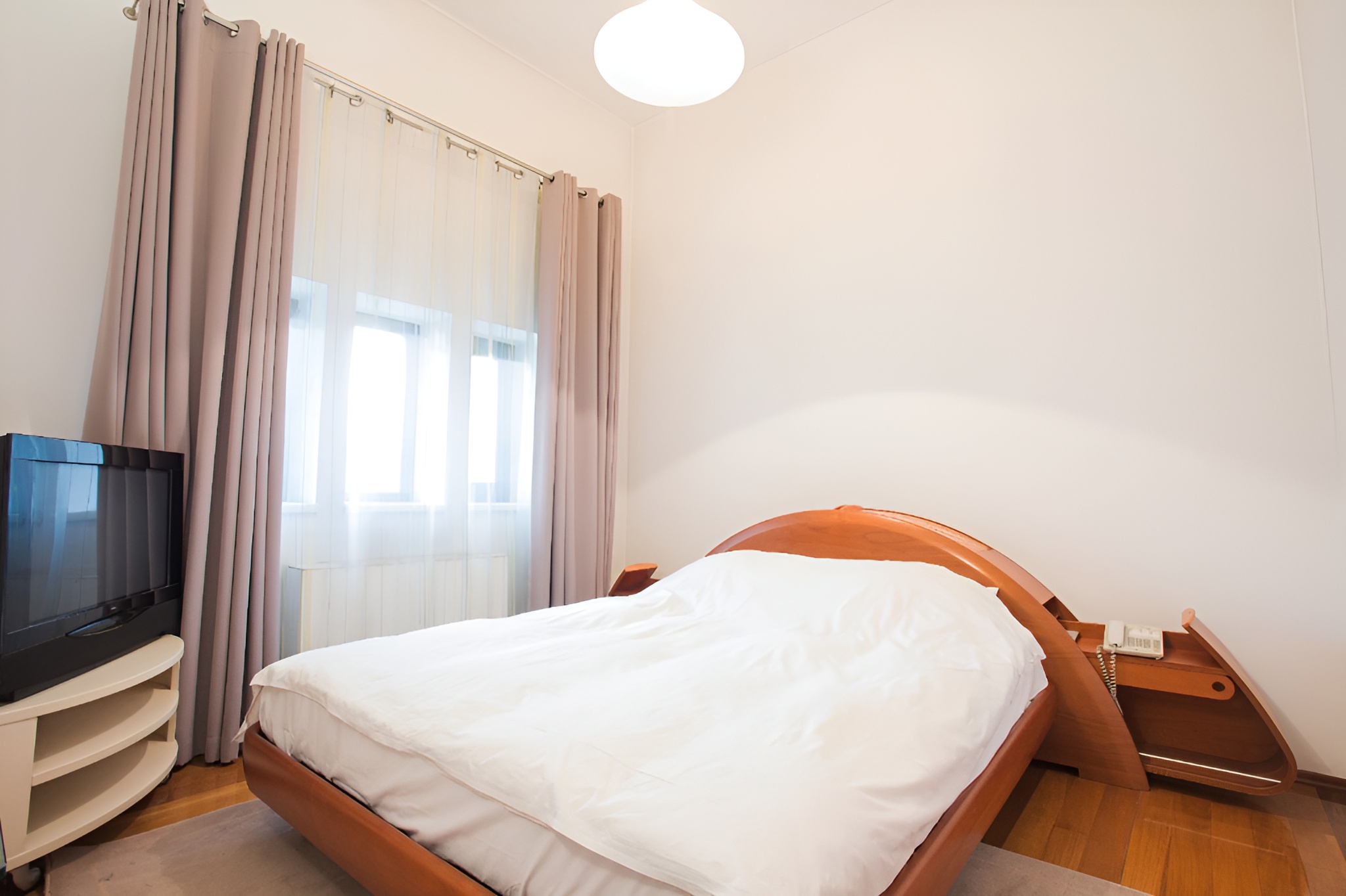 Dorobanți - ”Capitale” 