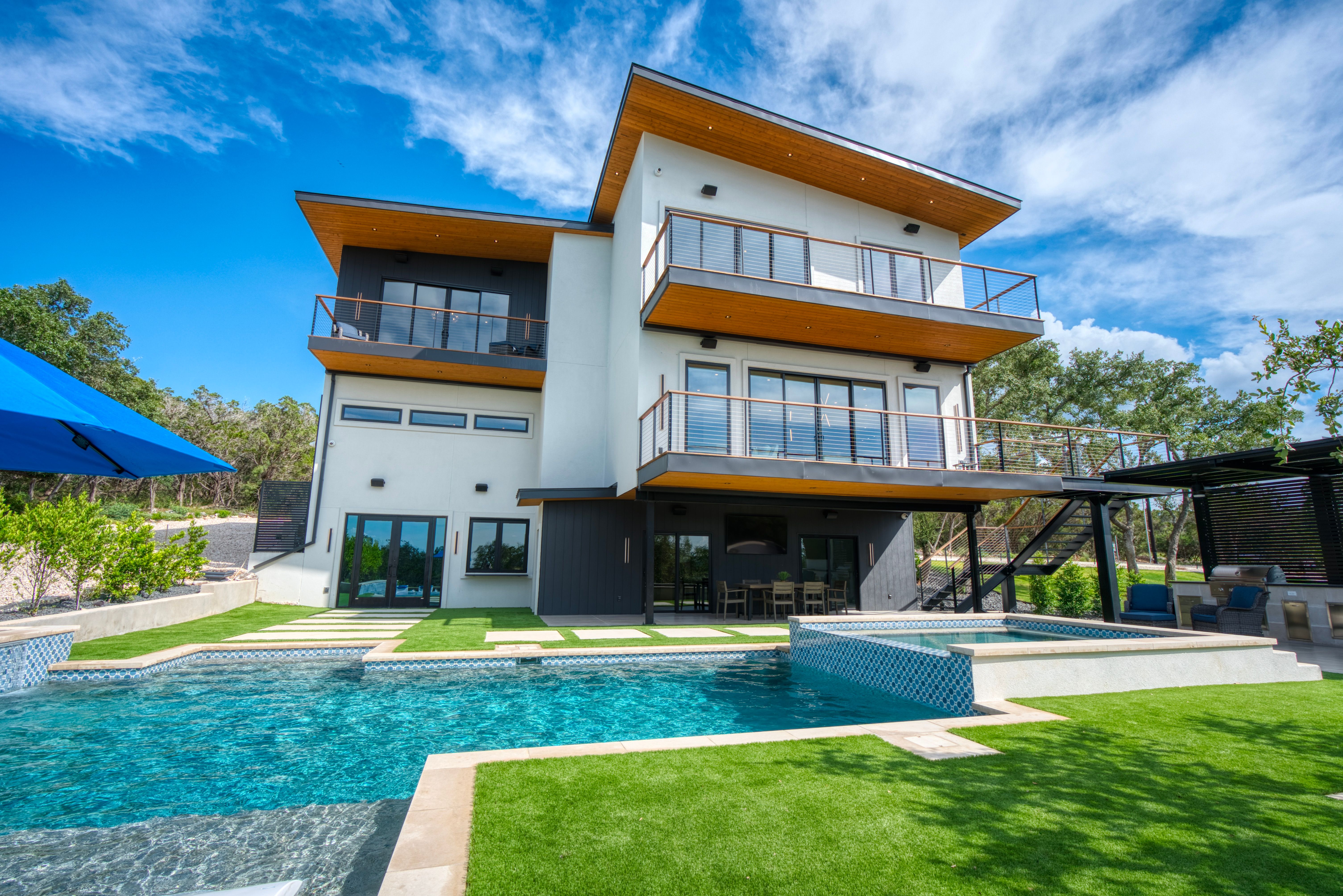 1104 Summit Ridge Drive 