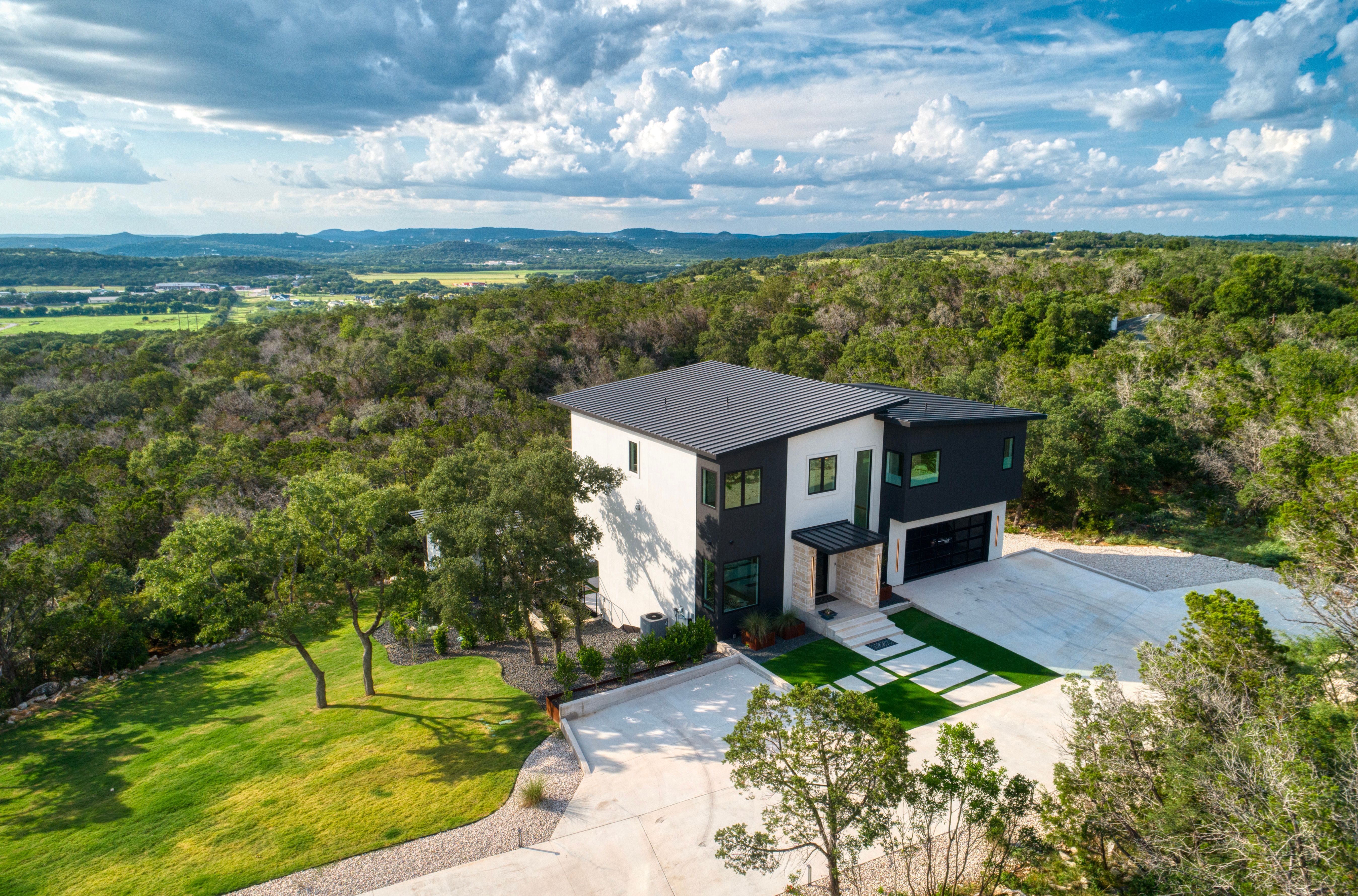1104 Summit Ridge Drive 