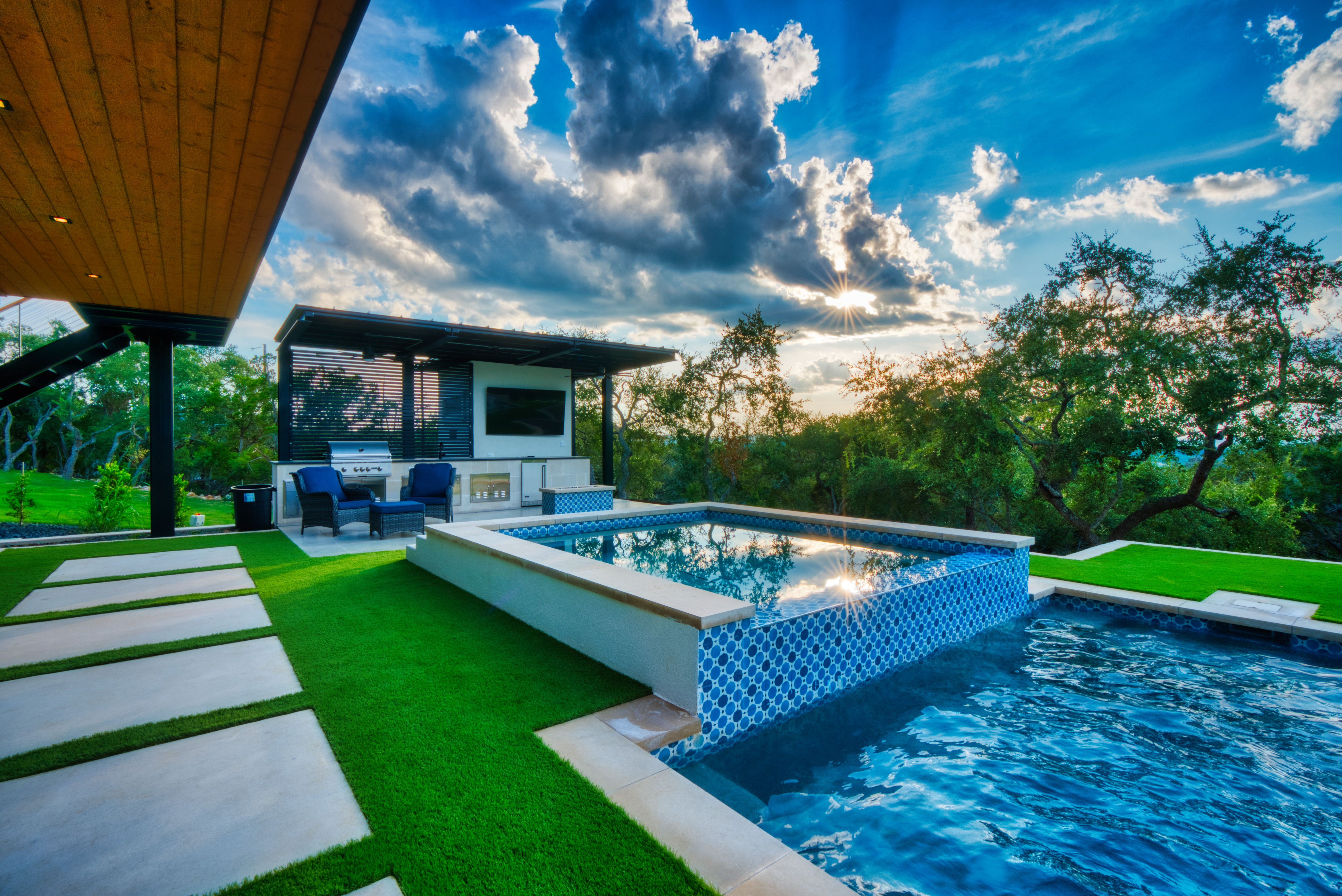 1104 Summit Ridge Drive 