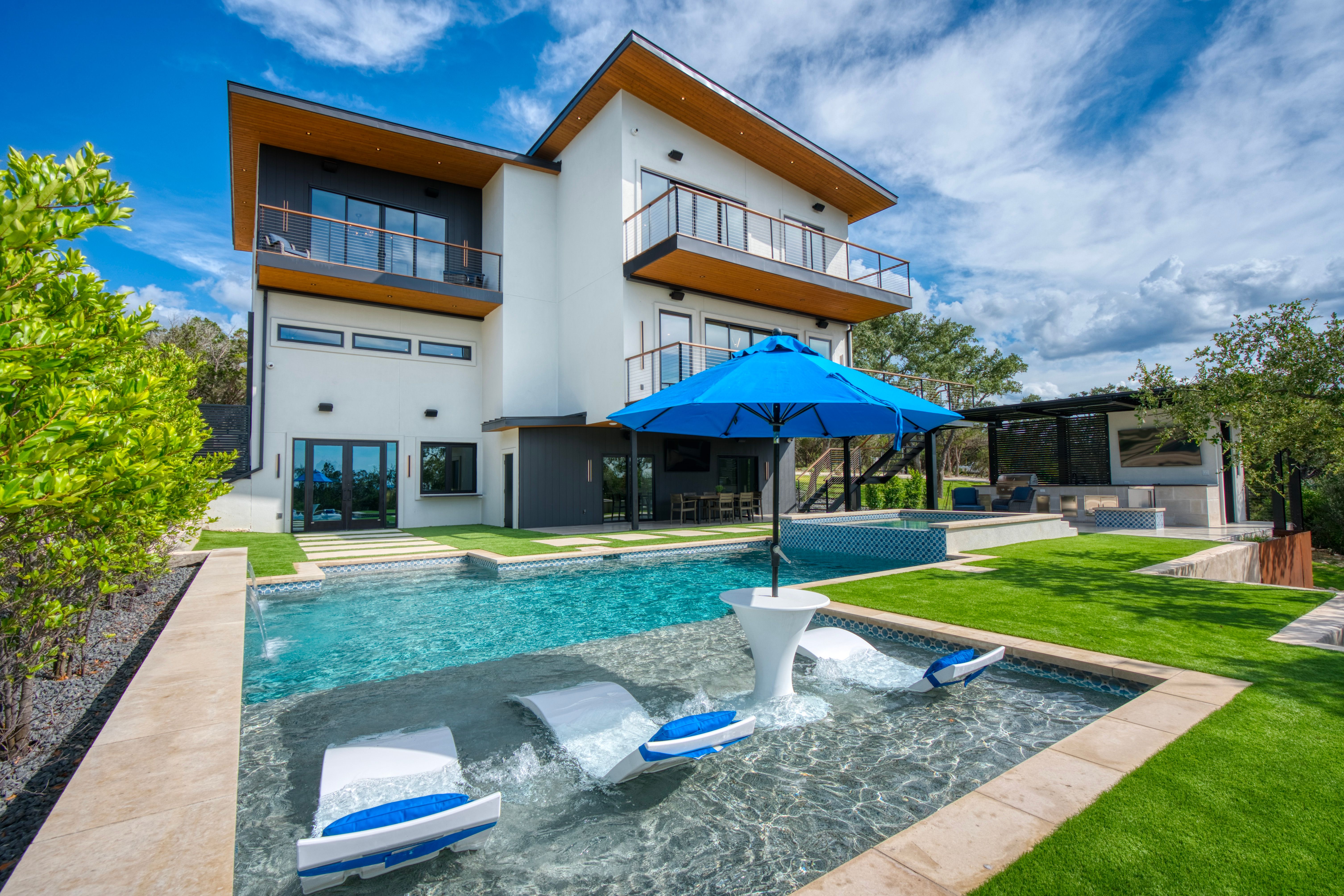 1104 Summit Ridge Drive 