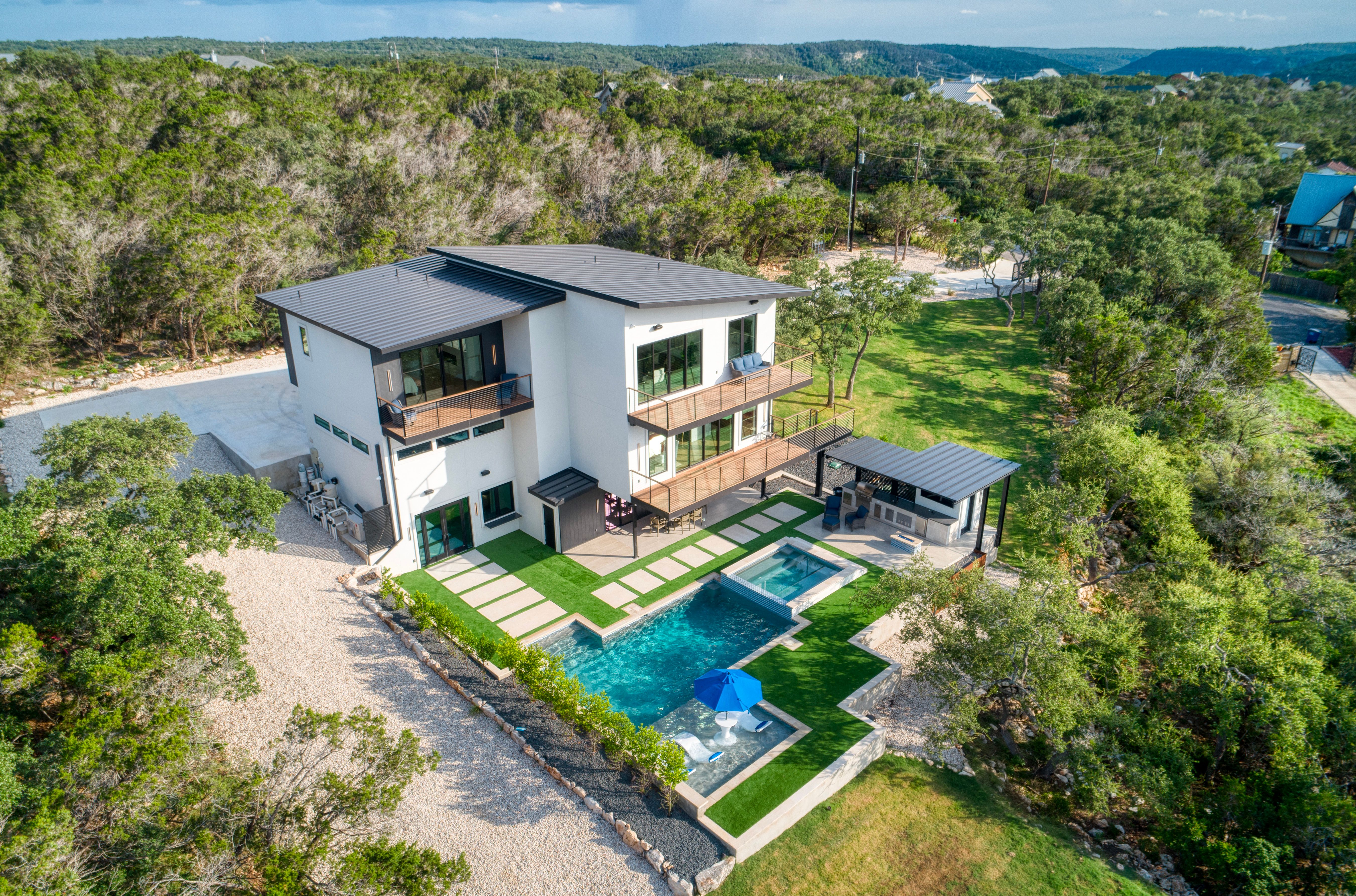 1104 Summit Ridge Drive 