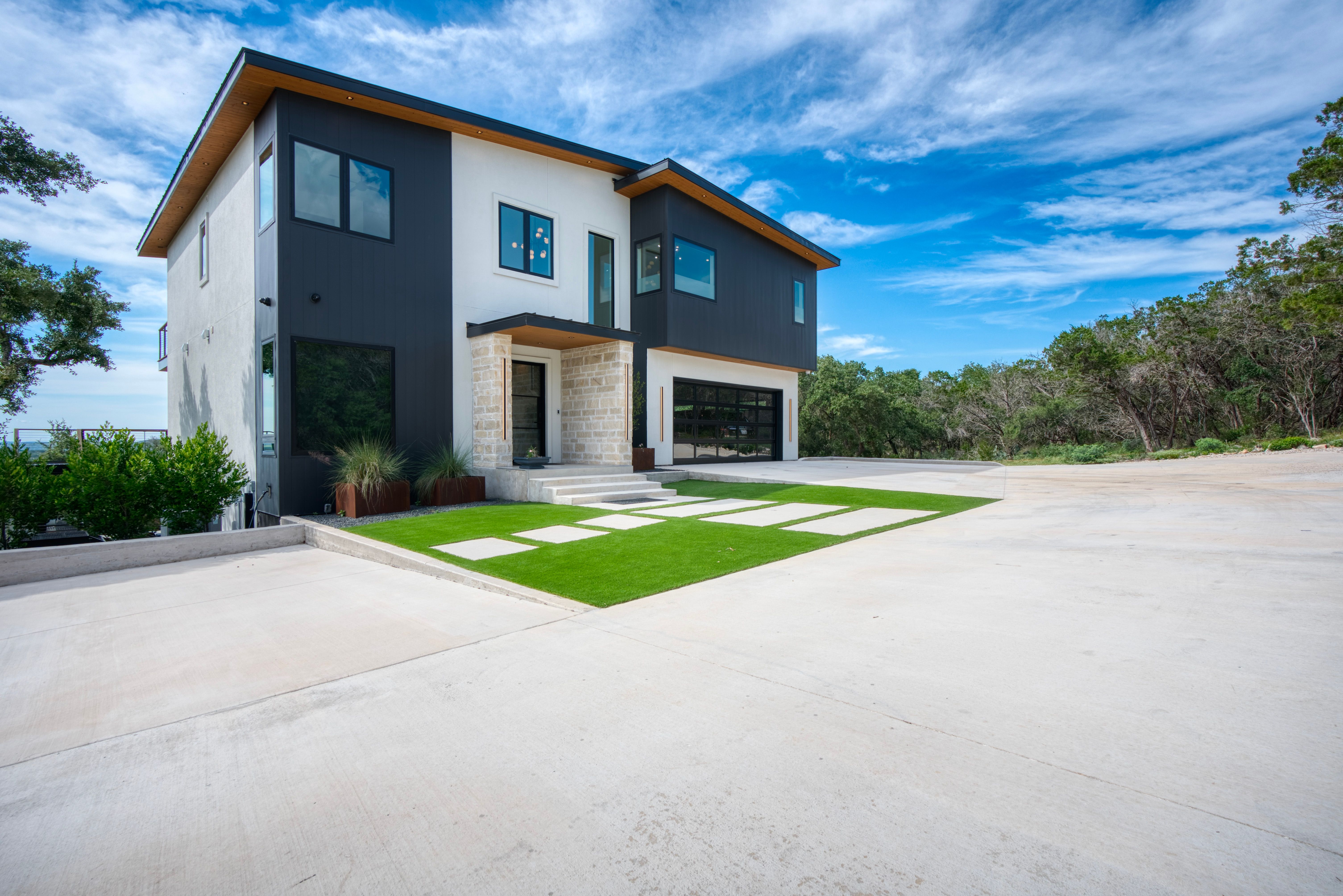 1104 Summit Ridge Drive 