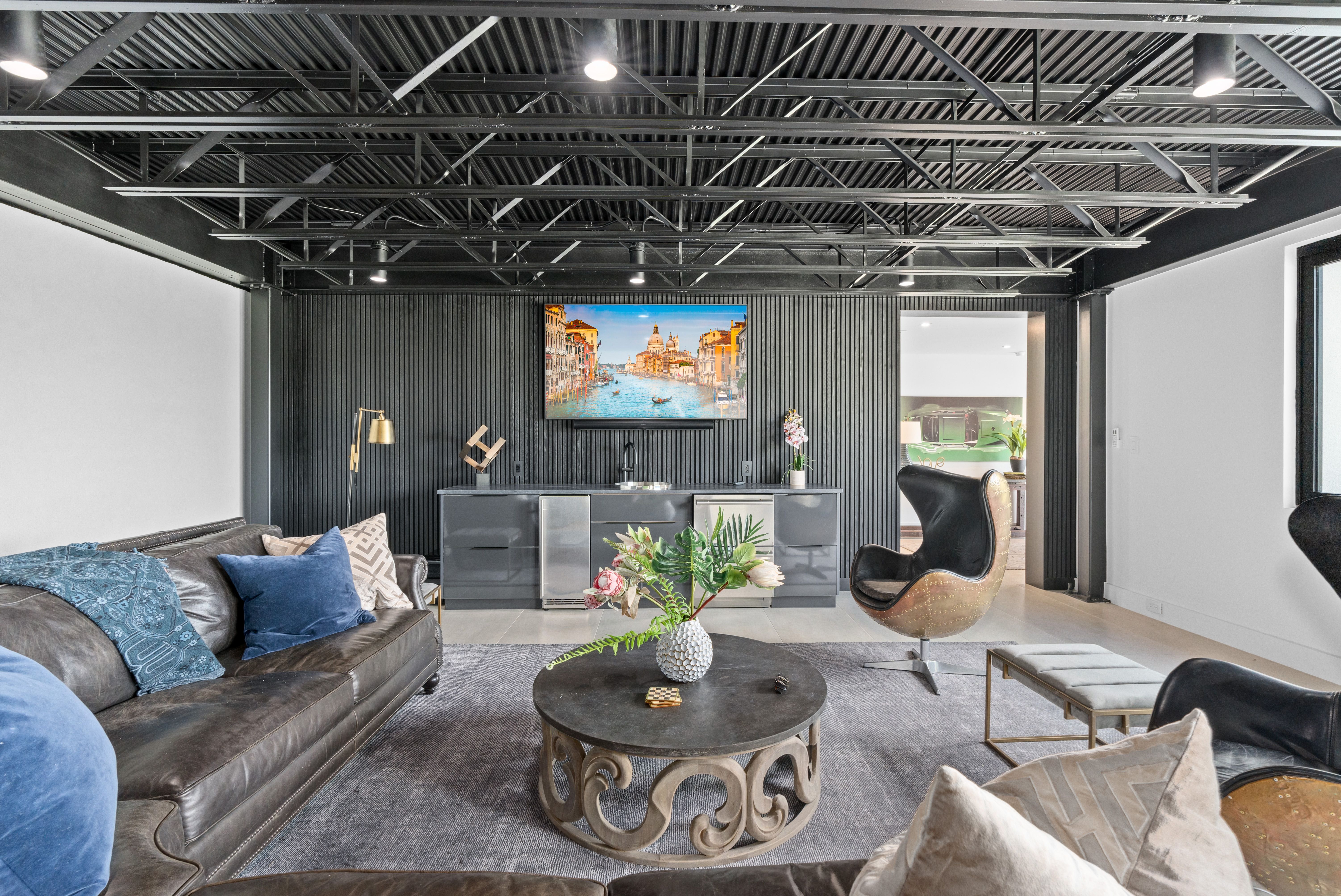 1104 Summit Ridge Drive 