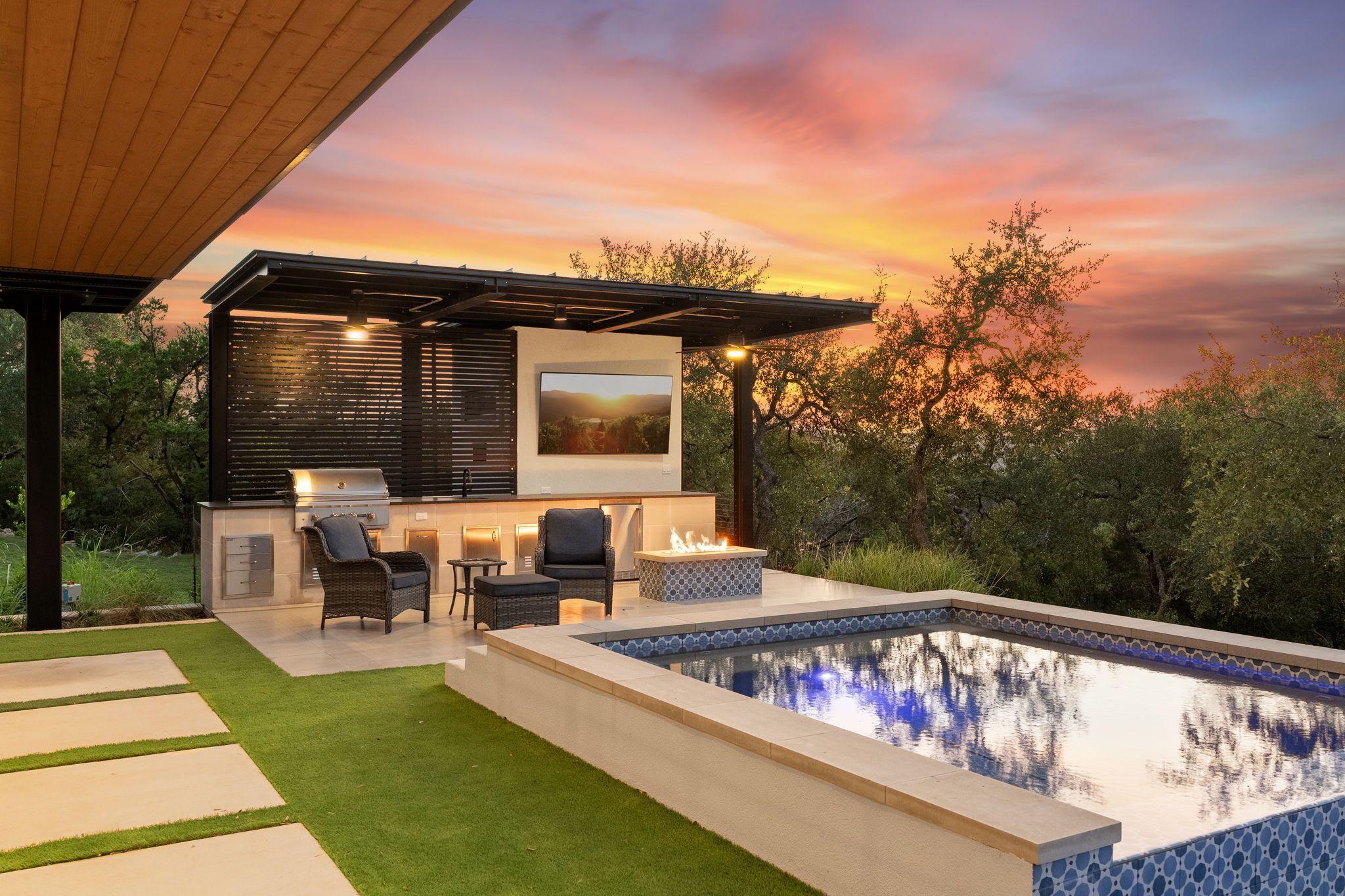 1104 Summit Ridge Drive 