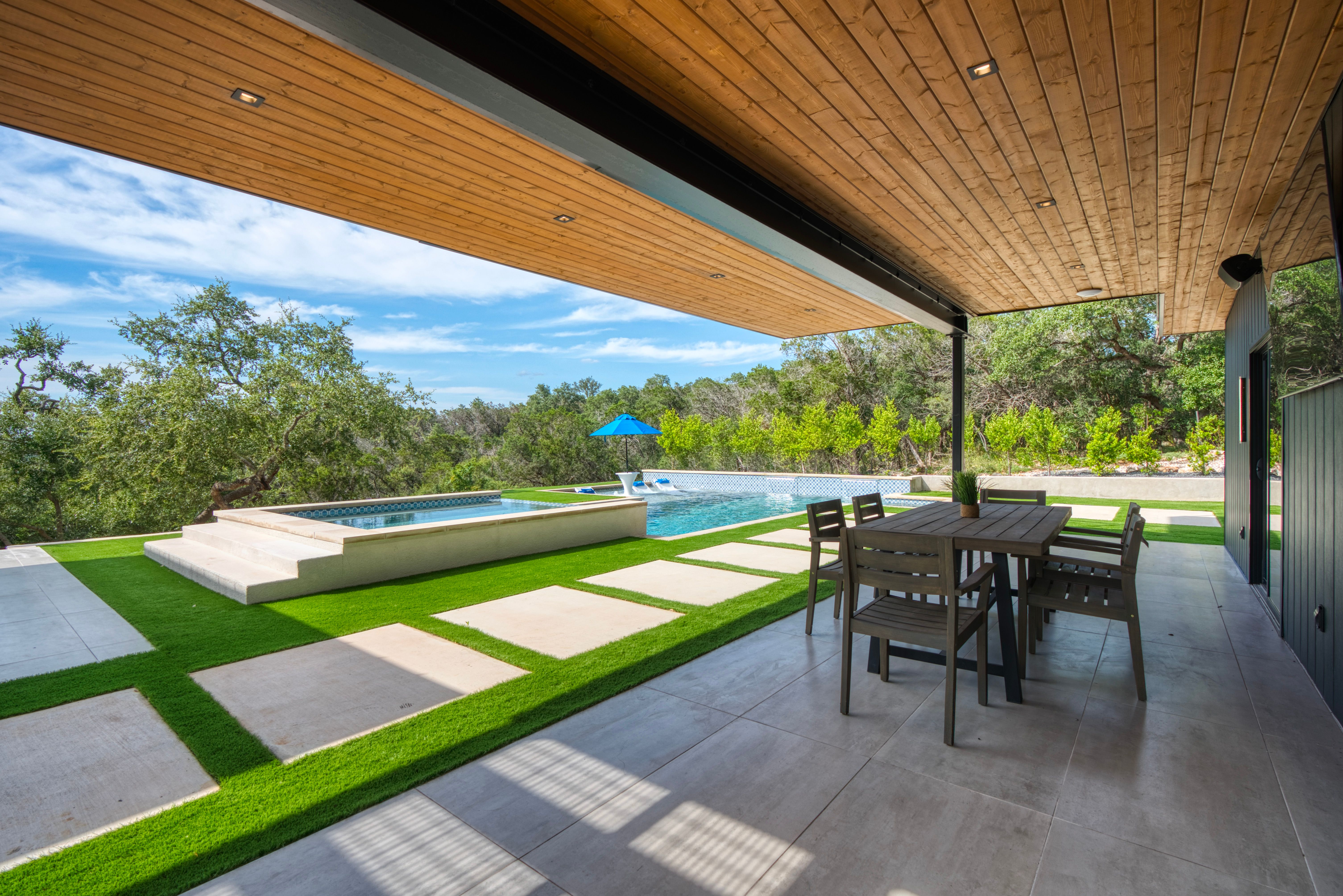 1104 Summit Ridge Drive 