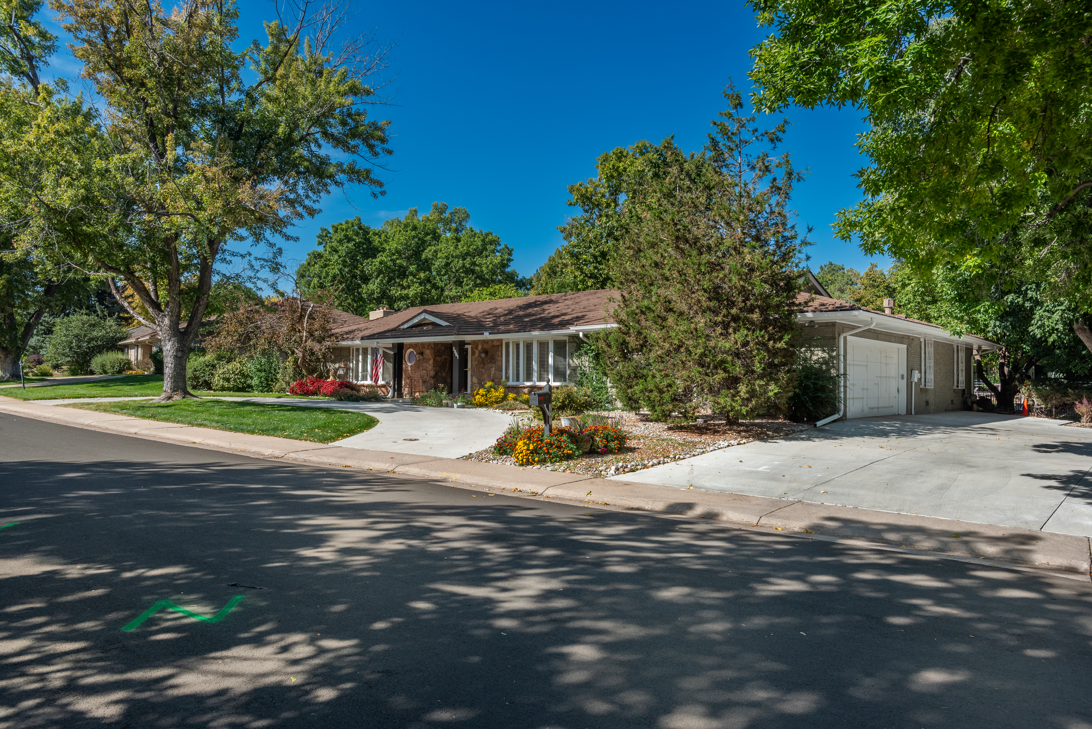 3961 S Magnolia Way 