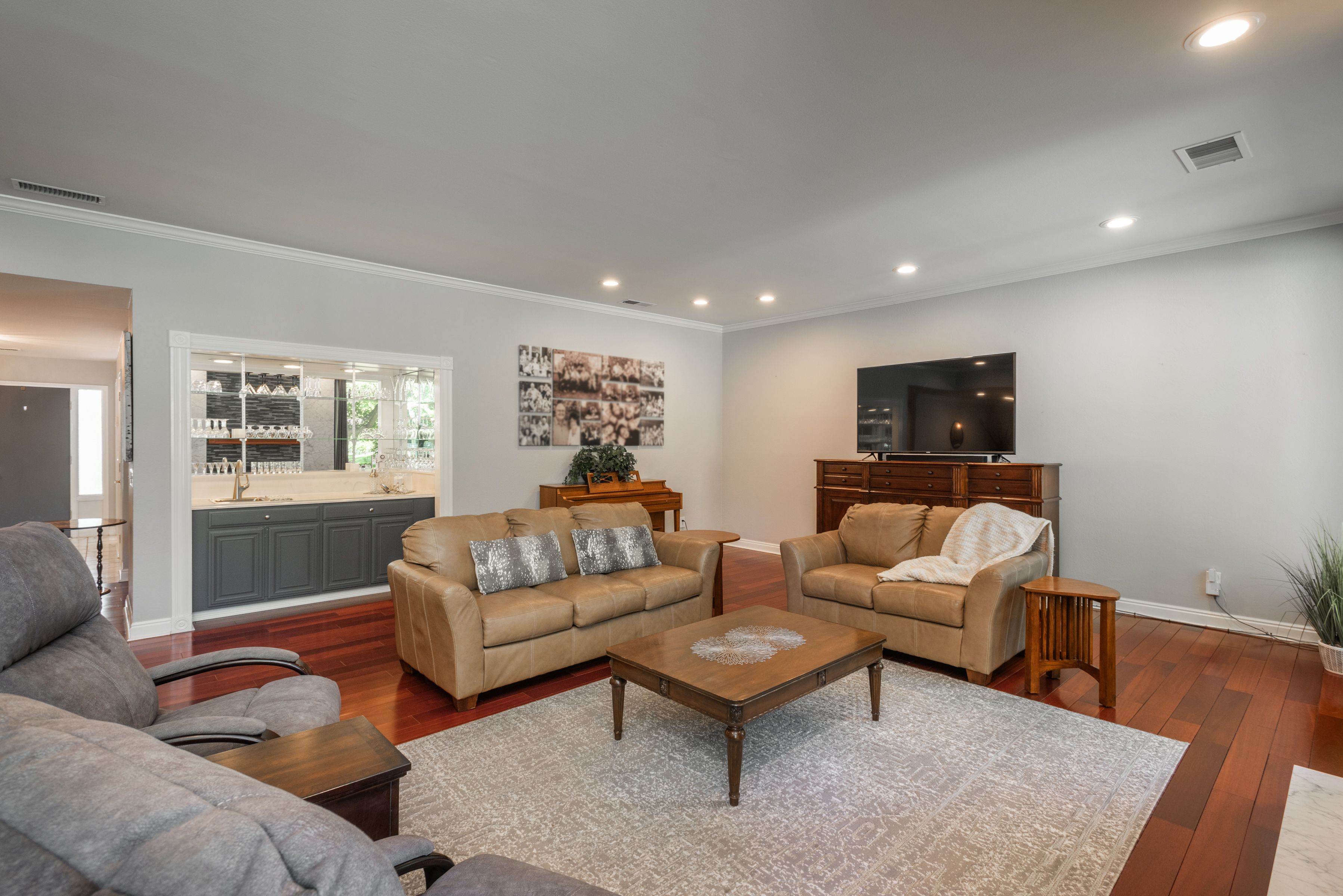 3961 S Magnolia Way 