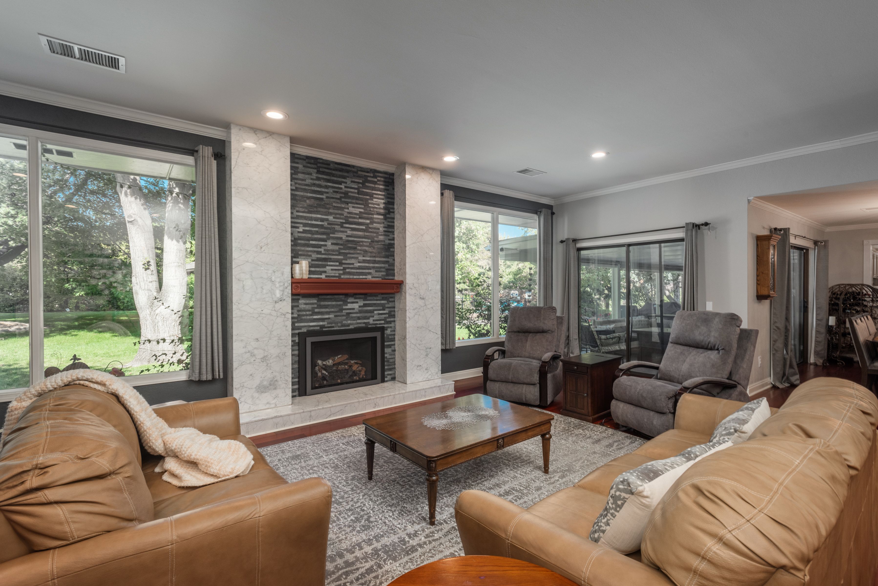 3961 S Magnolia Way 