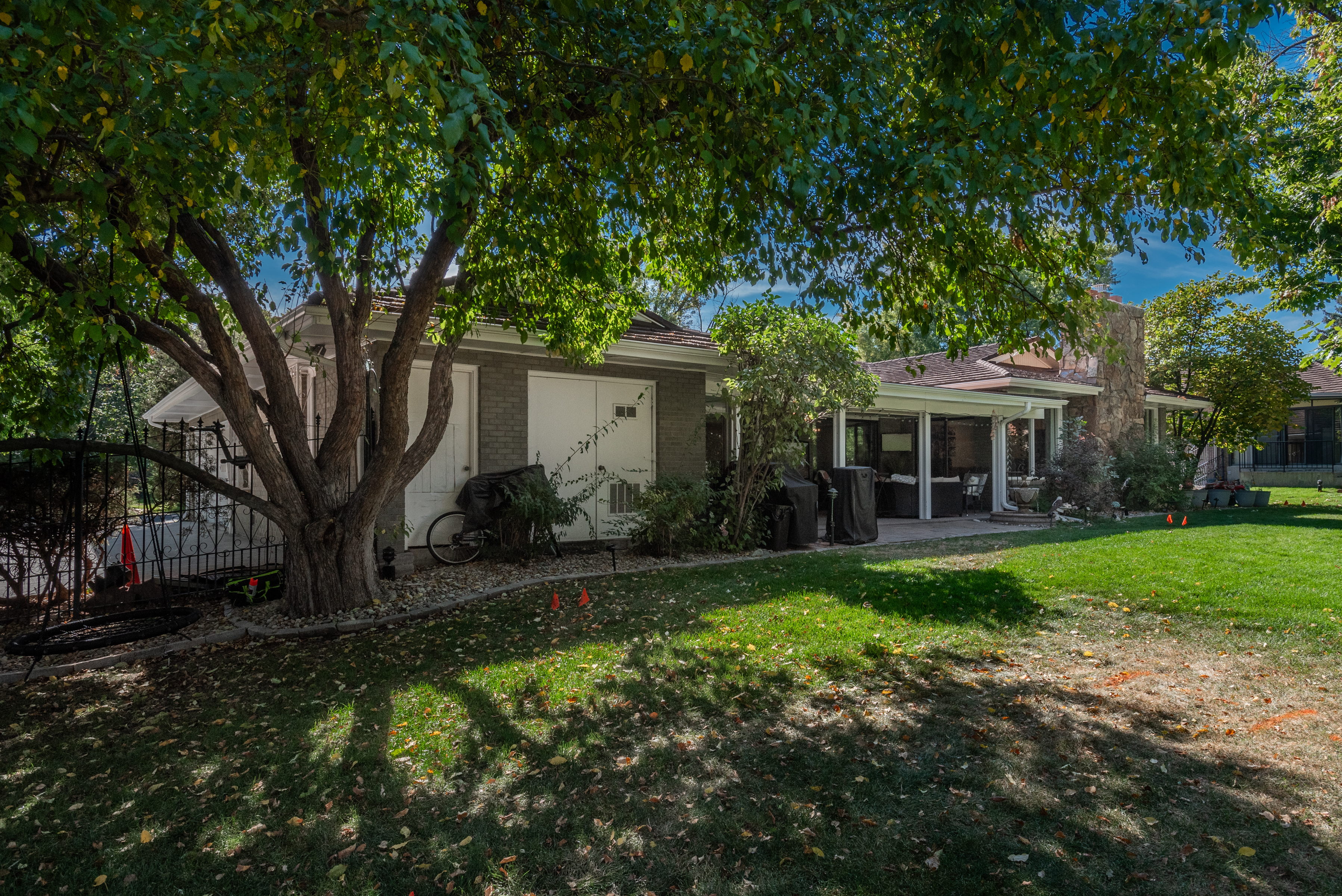 3961 S Magnolia Way 