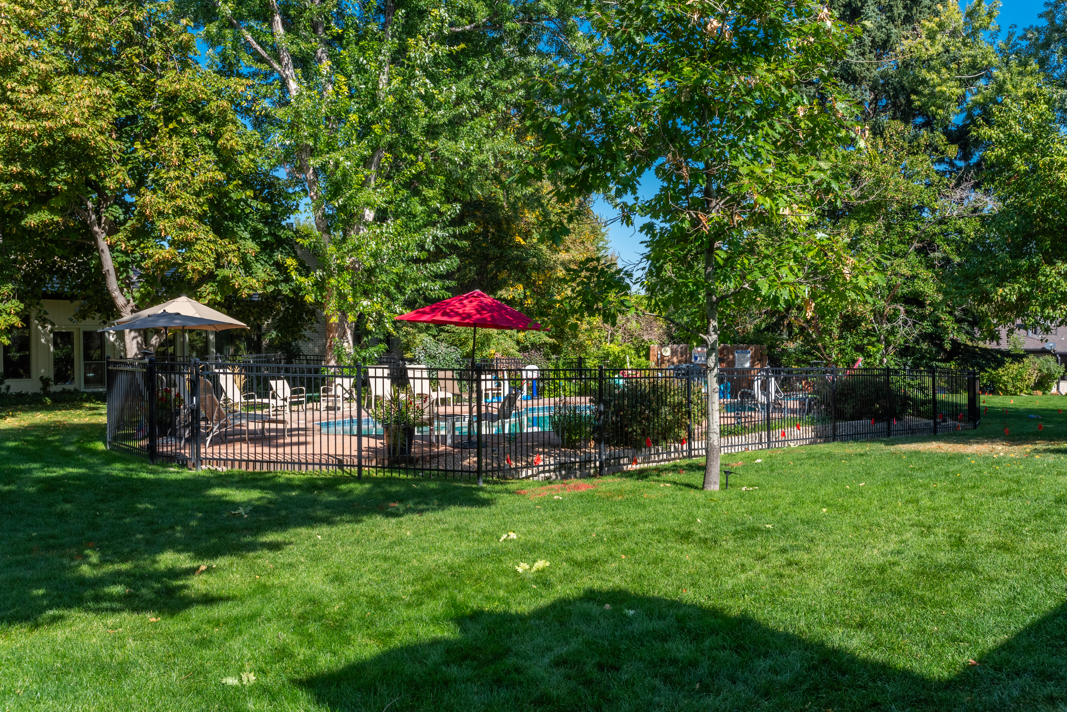 3961 S Magnolia Way 