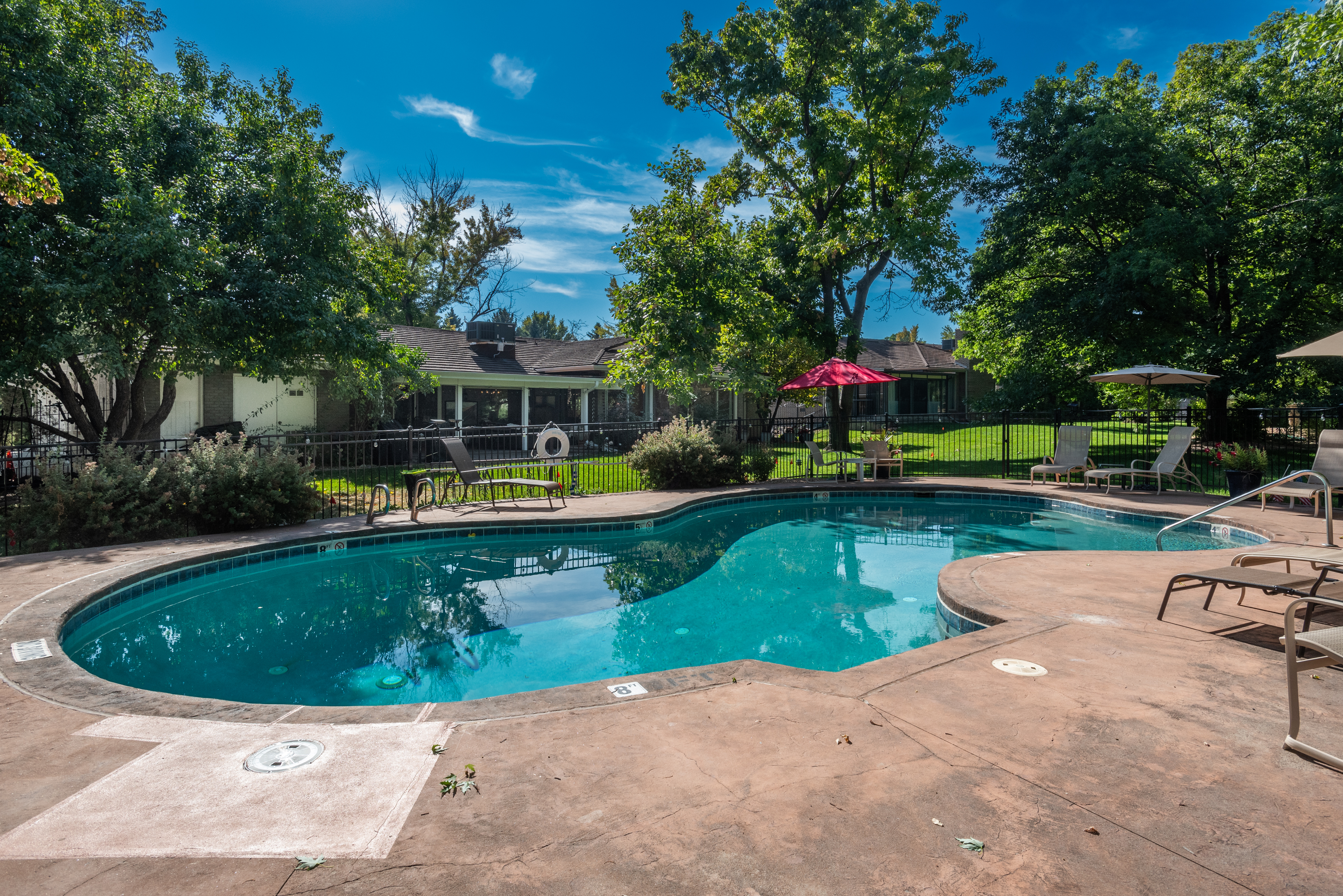 3961 S Magnolia Way 