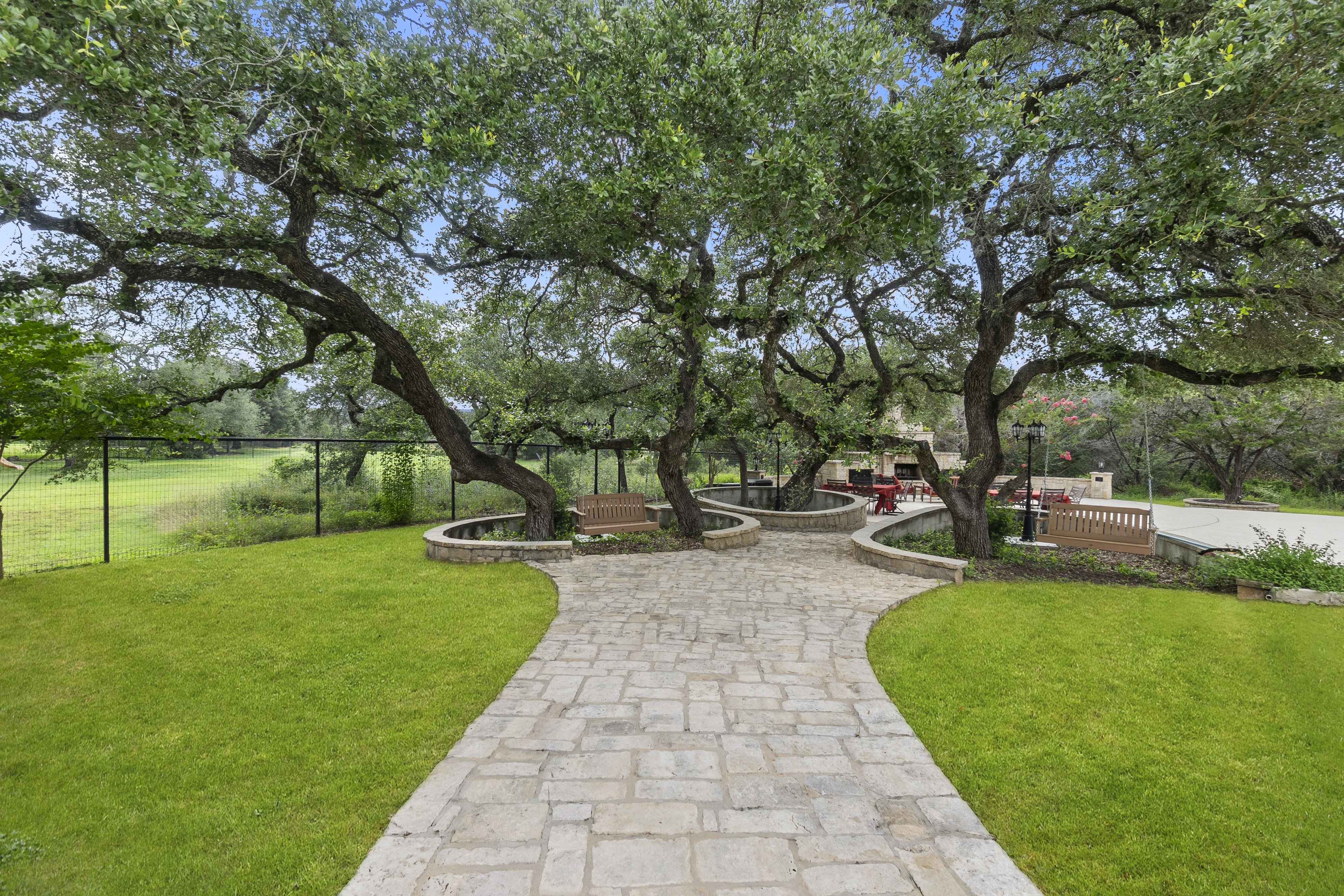 1041 Spanish Trail 