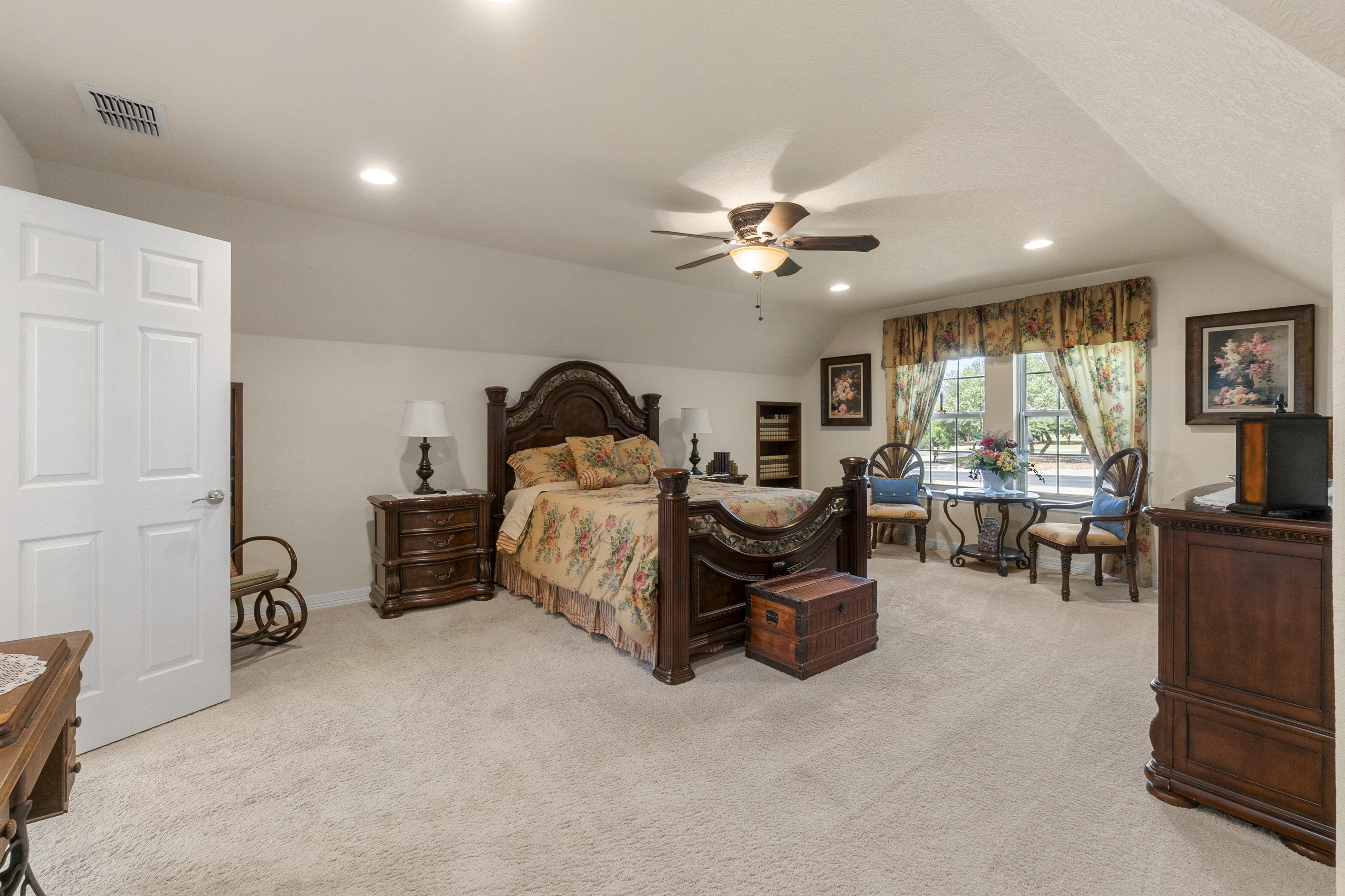 1041 Spanish Trail 