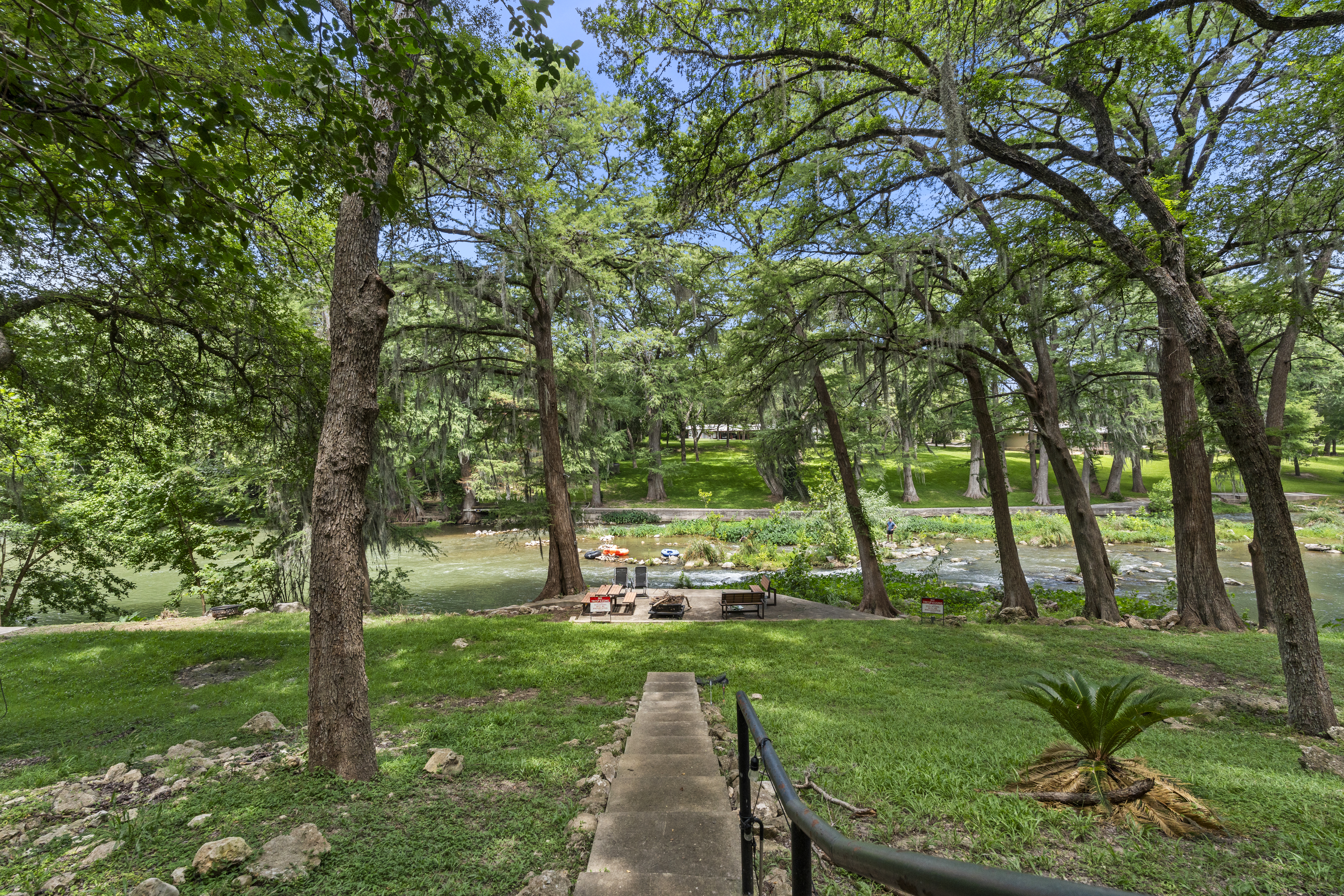 1033 Gruene Road 