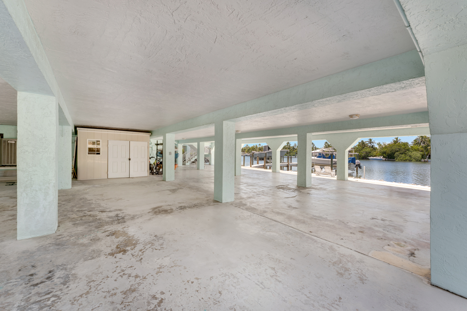 74980 Overseas Highway, 3