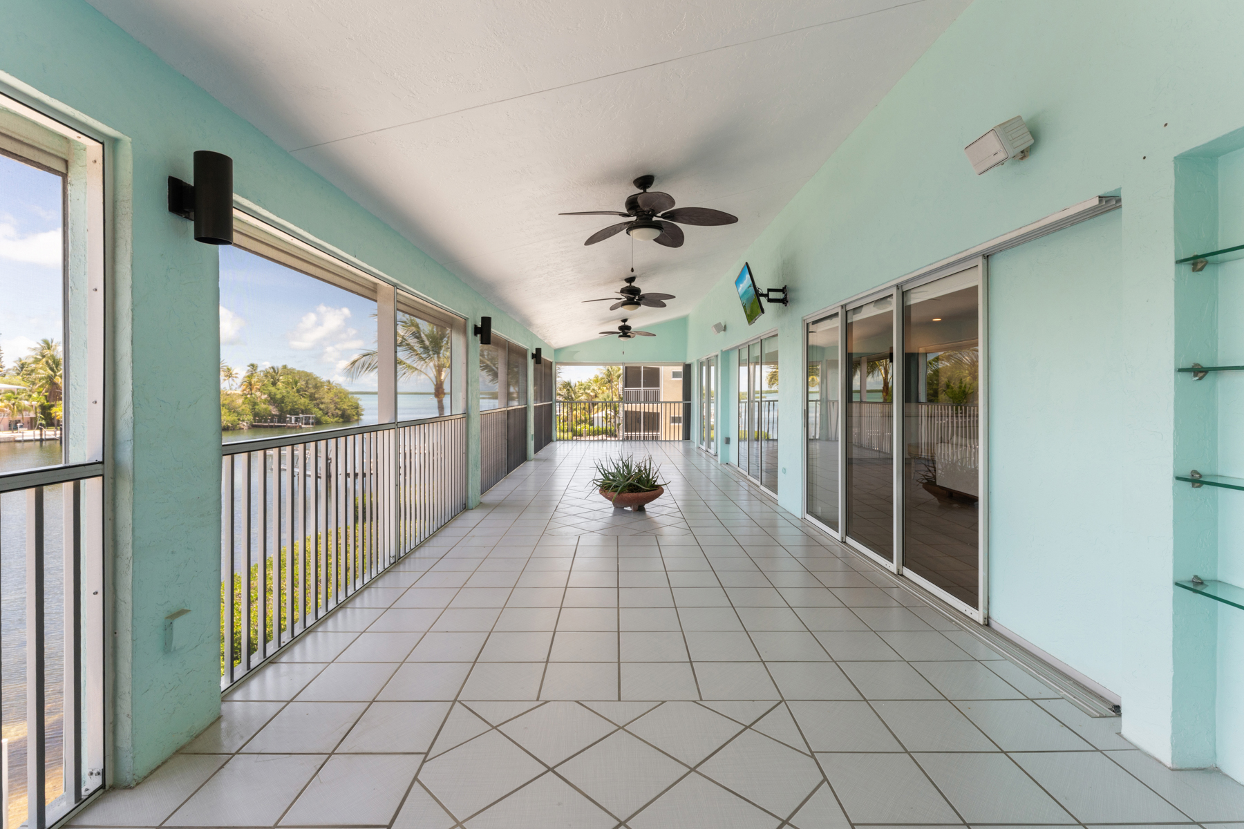 74980 Overseas Highway, 3