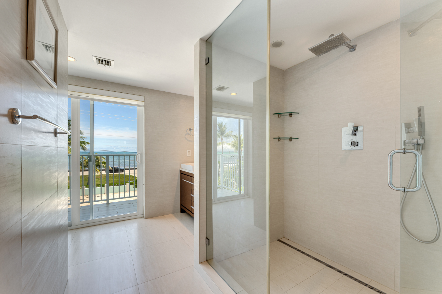 74980 Overseas Highway, 3