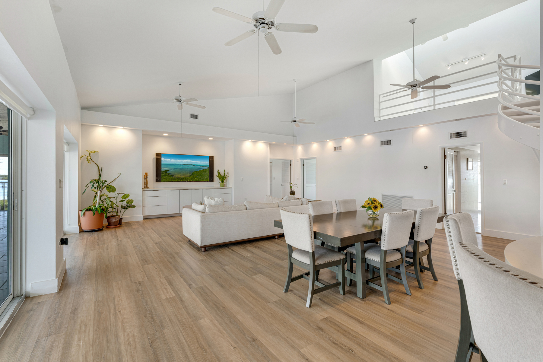 74980 Overseas Highway, 3