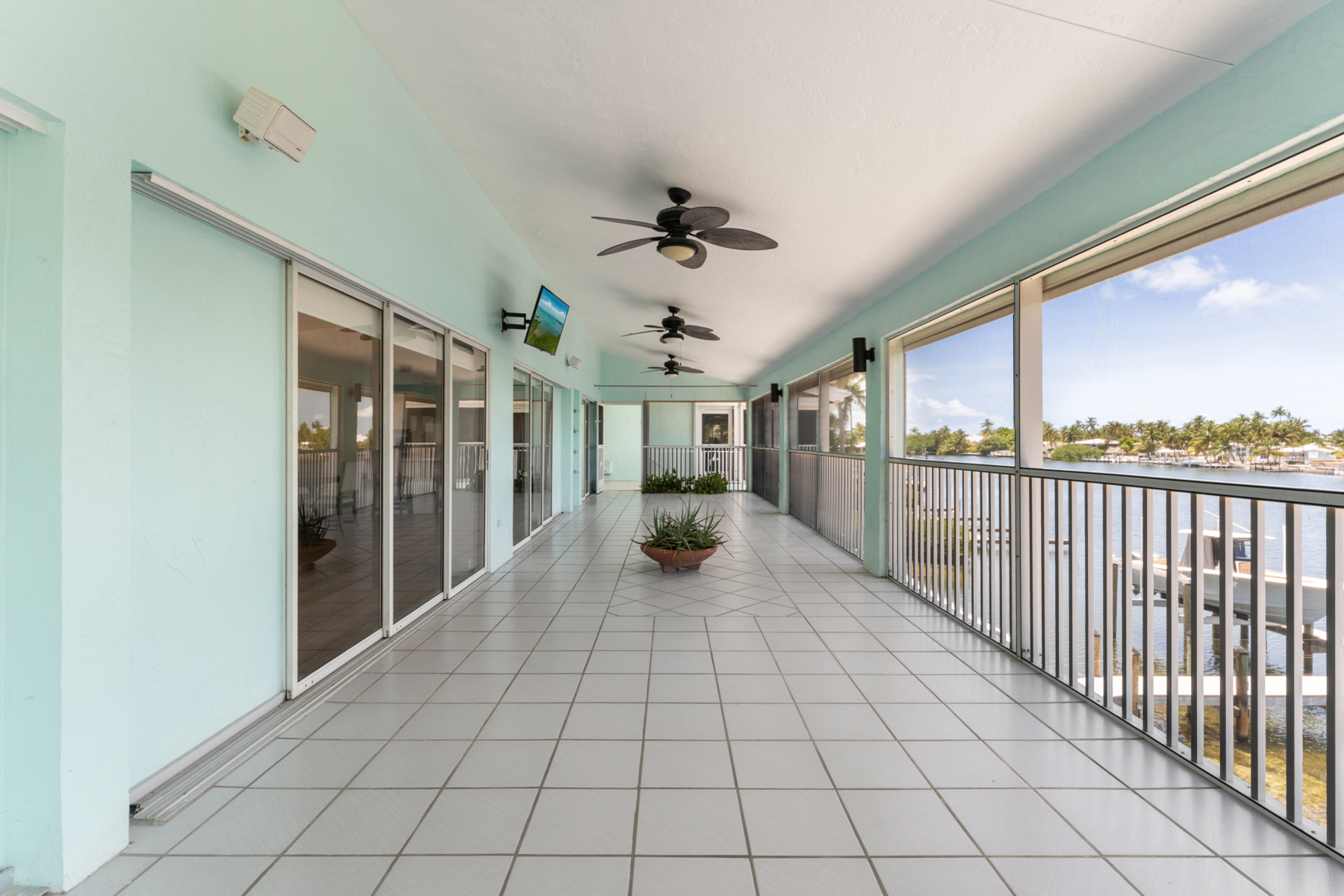 74980 Overseas Highway, 3