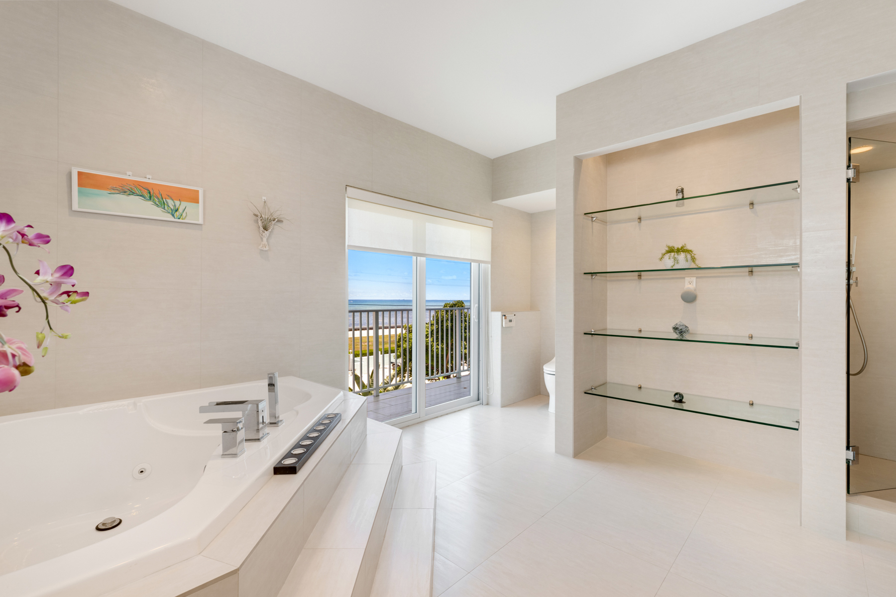 74980 Overseas Highway, 3