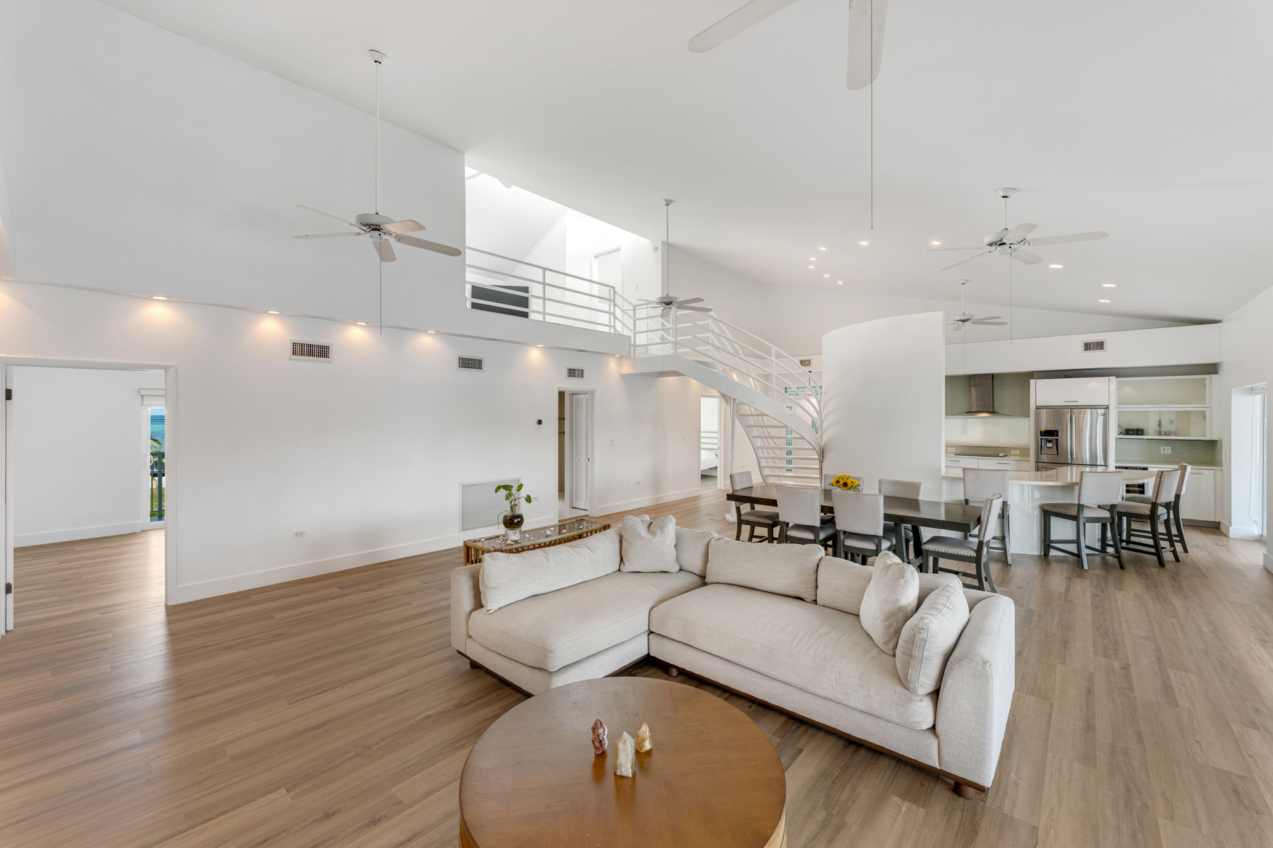 74980 Overseas Highway, 3