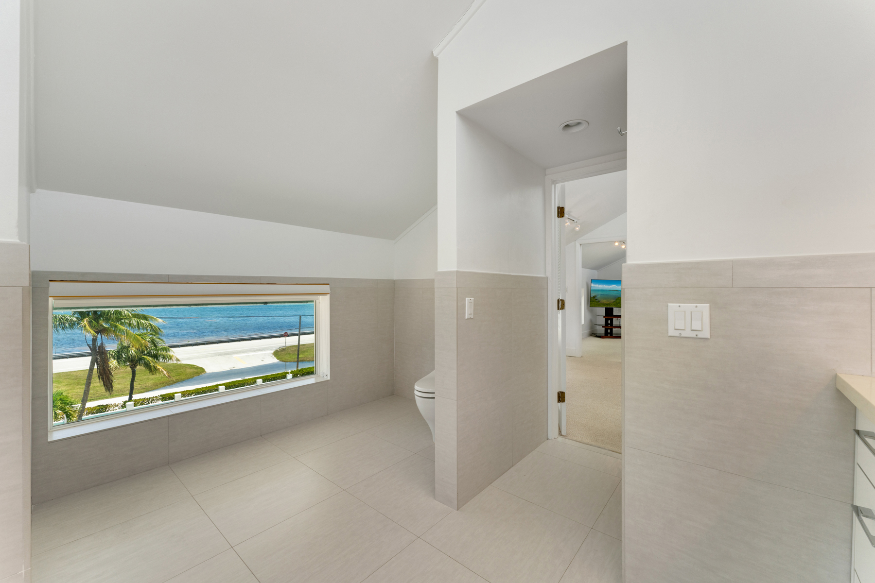 74980 Overseas Highway, 3