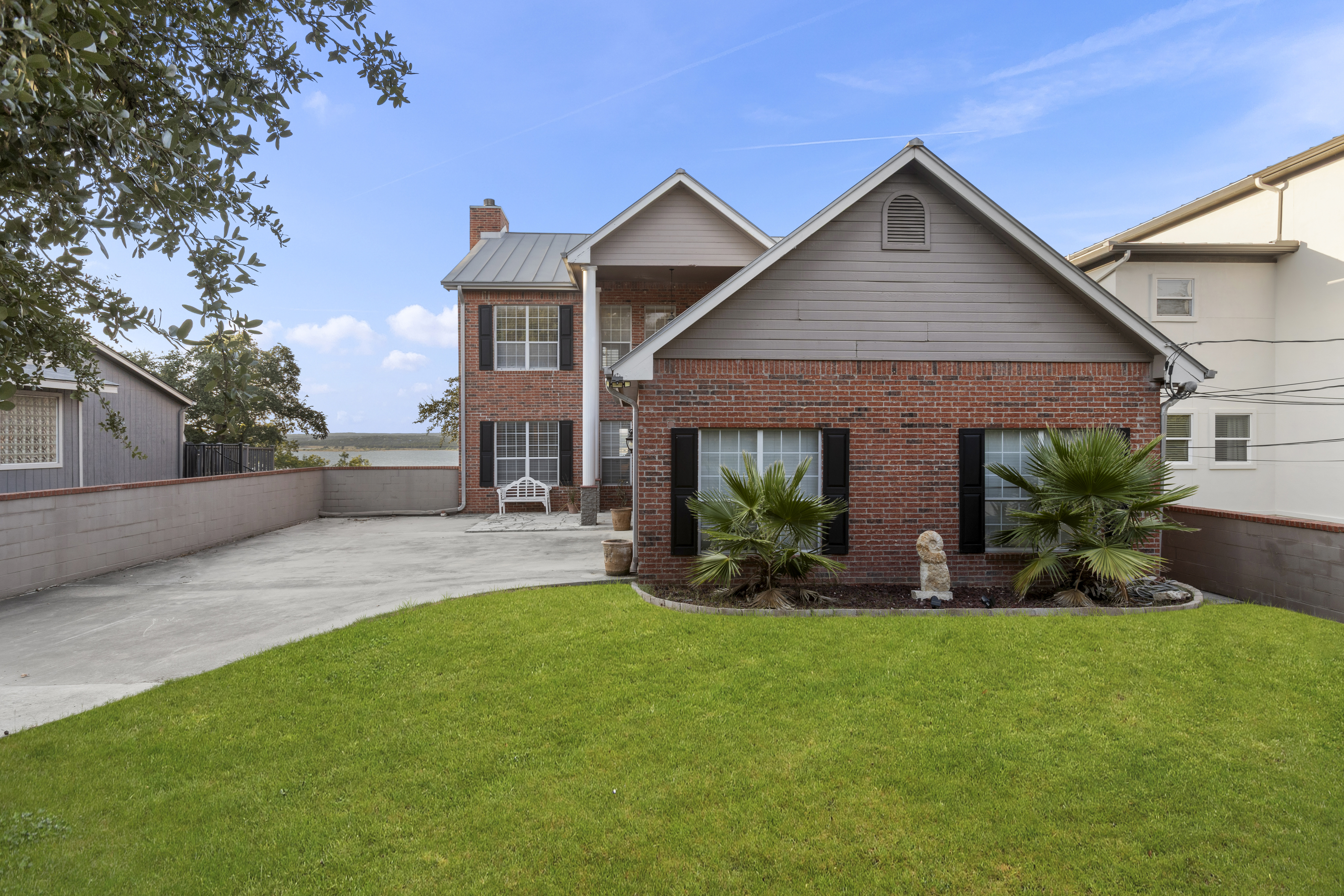 1870 Stagecoach Drive 