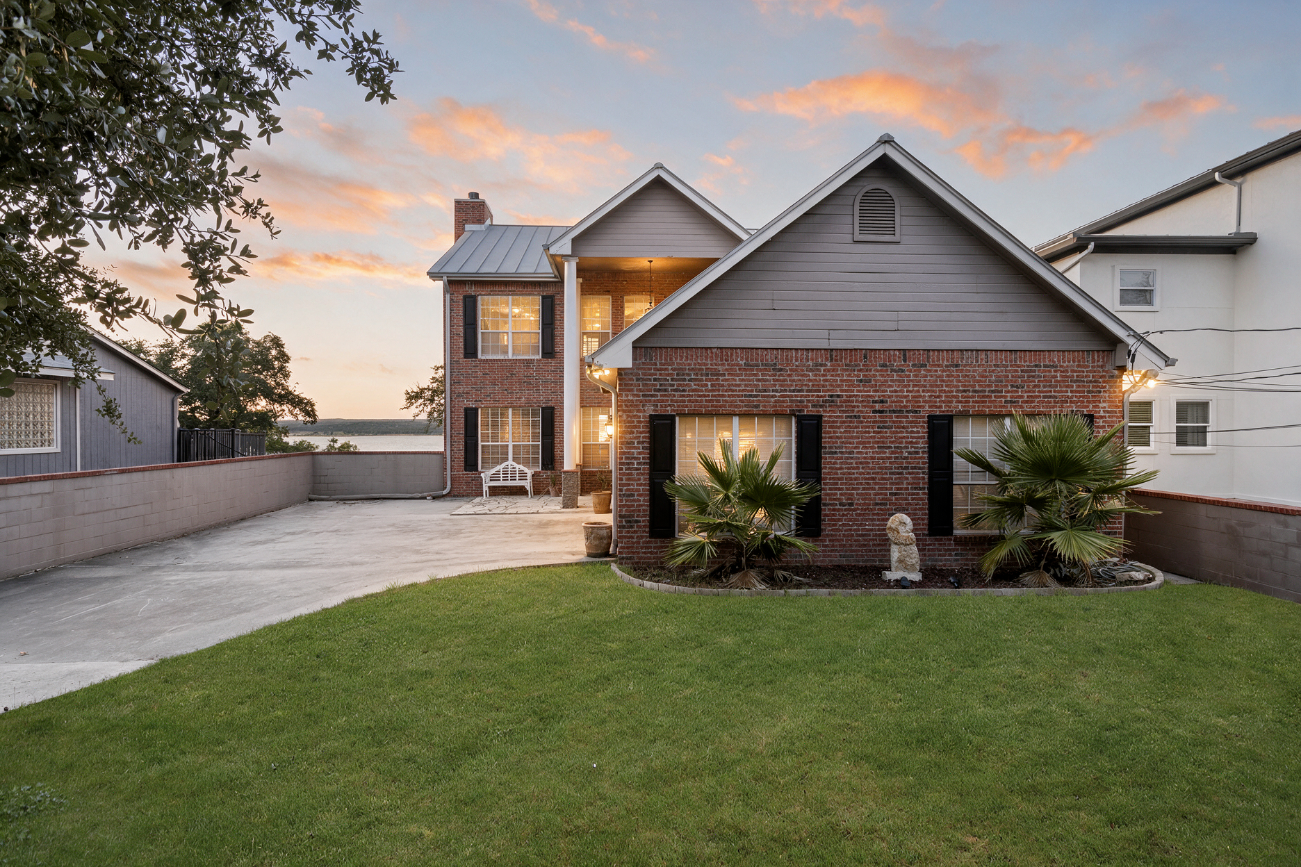 1870 Stagecoach Drive 