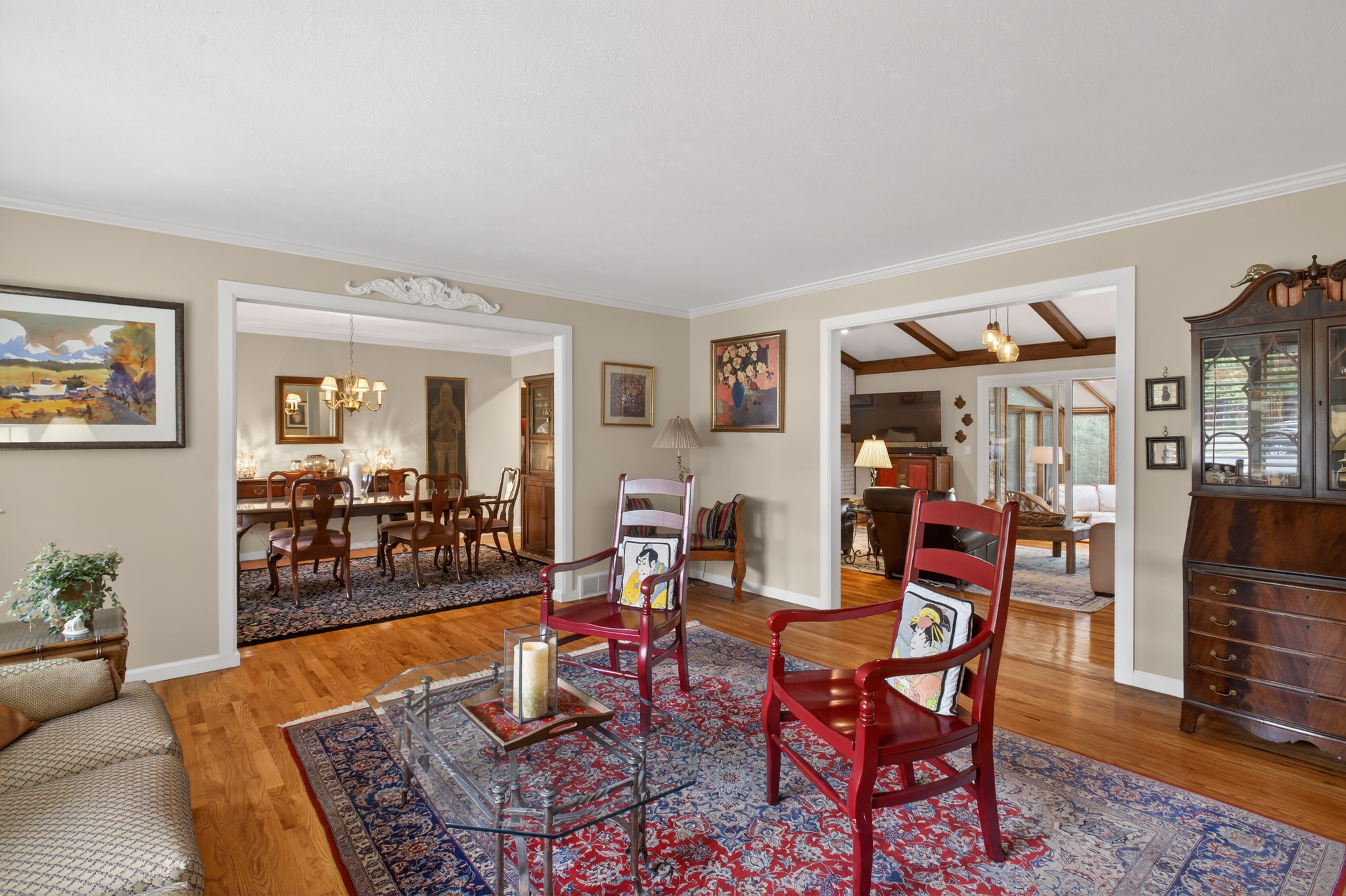 2002 Green Oaks Lane