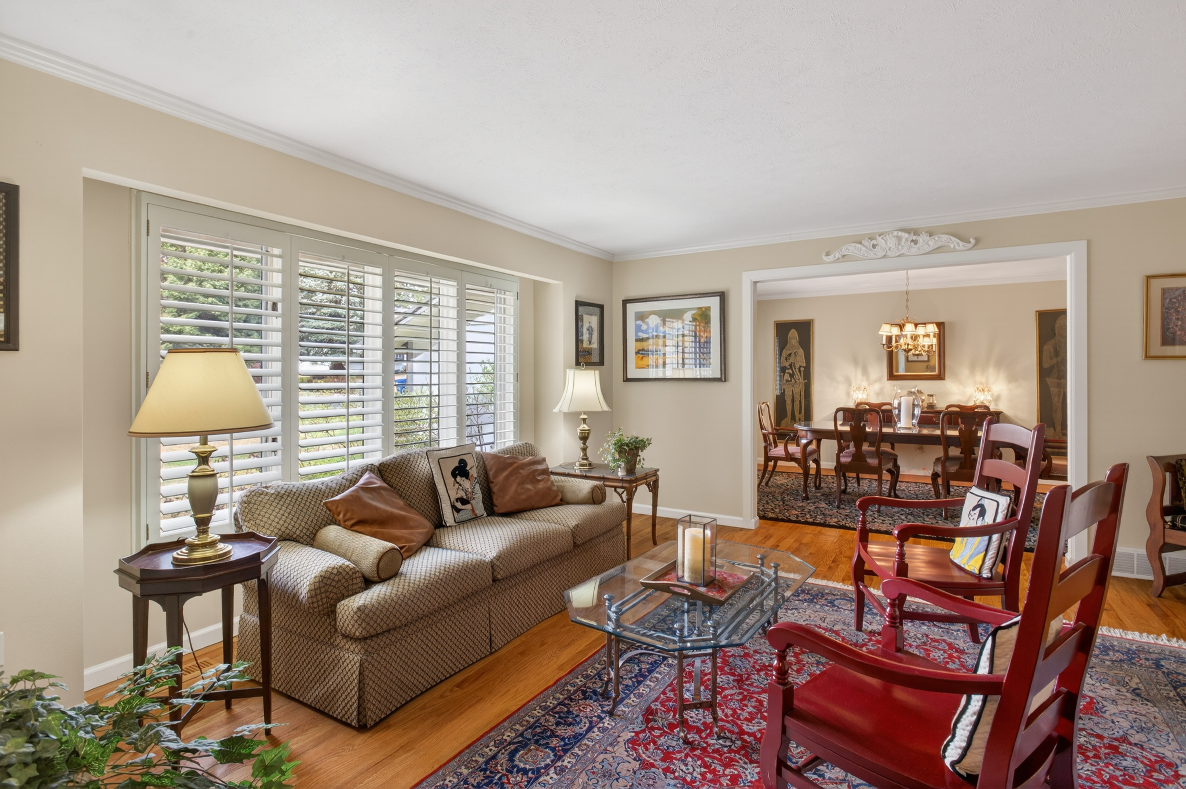 2002 Green Oaks Lane