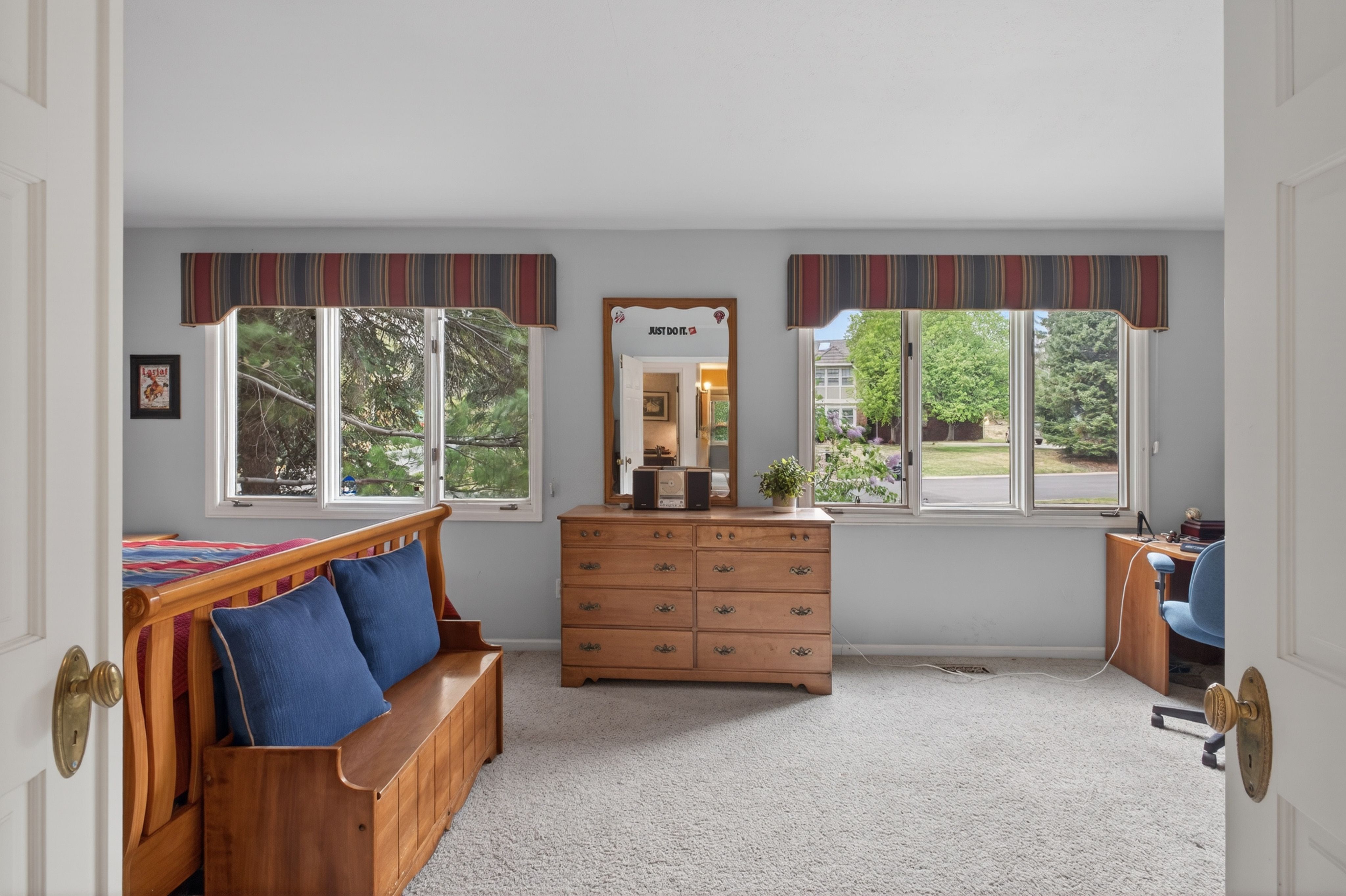 2002 Green Oaks Lane