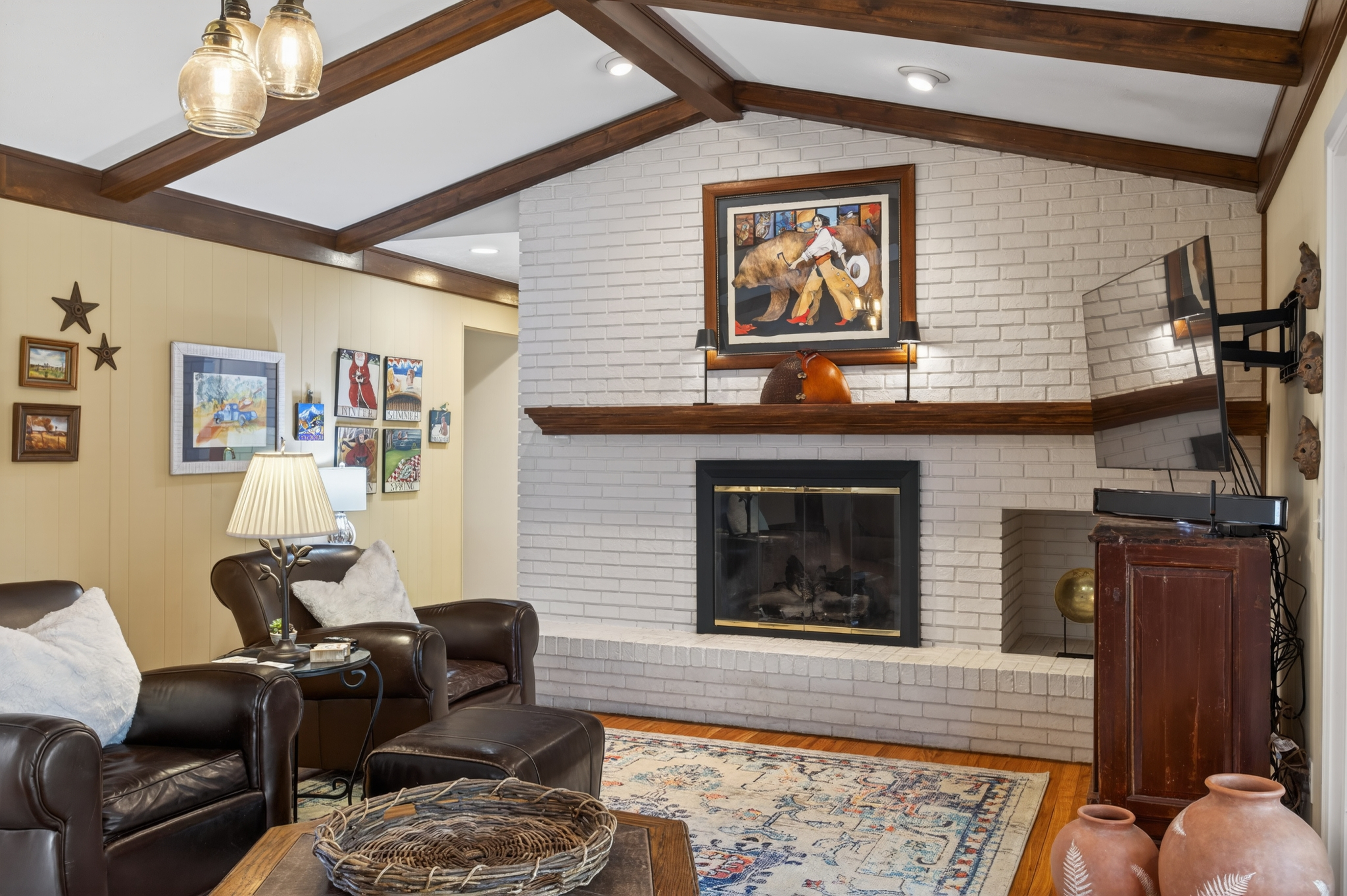 2002 Green Oaks Lane