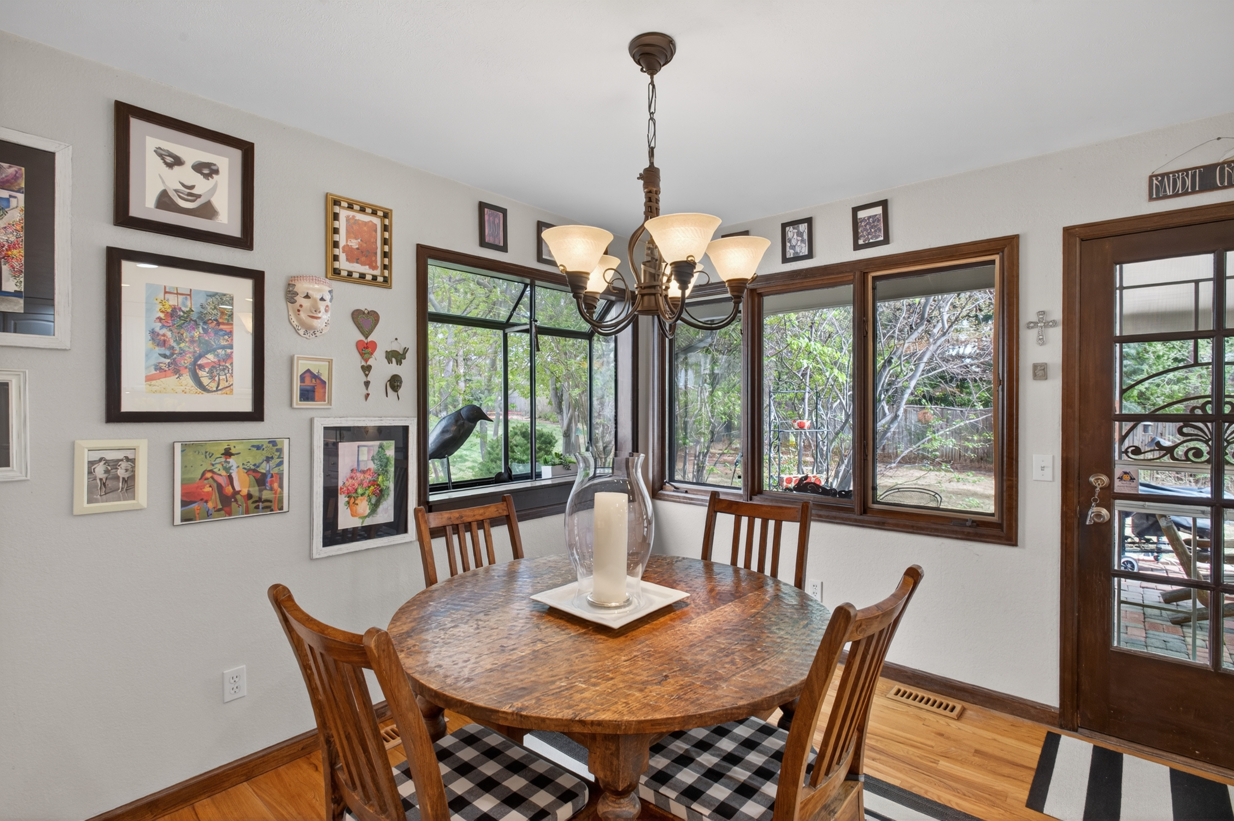 2002 Green Oaks Lane