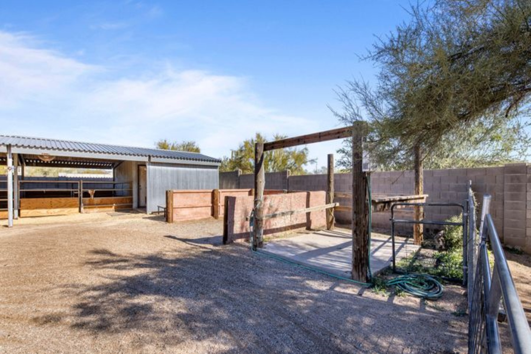 6208 E MORNING VISTA LN